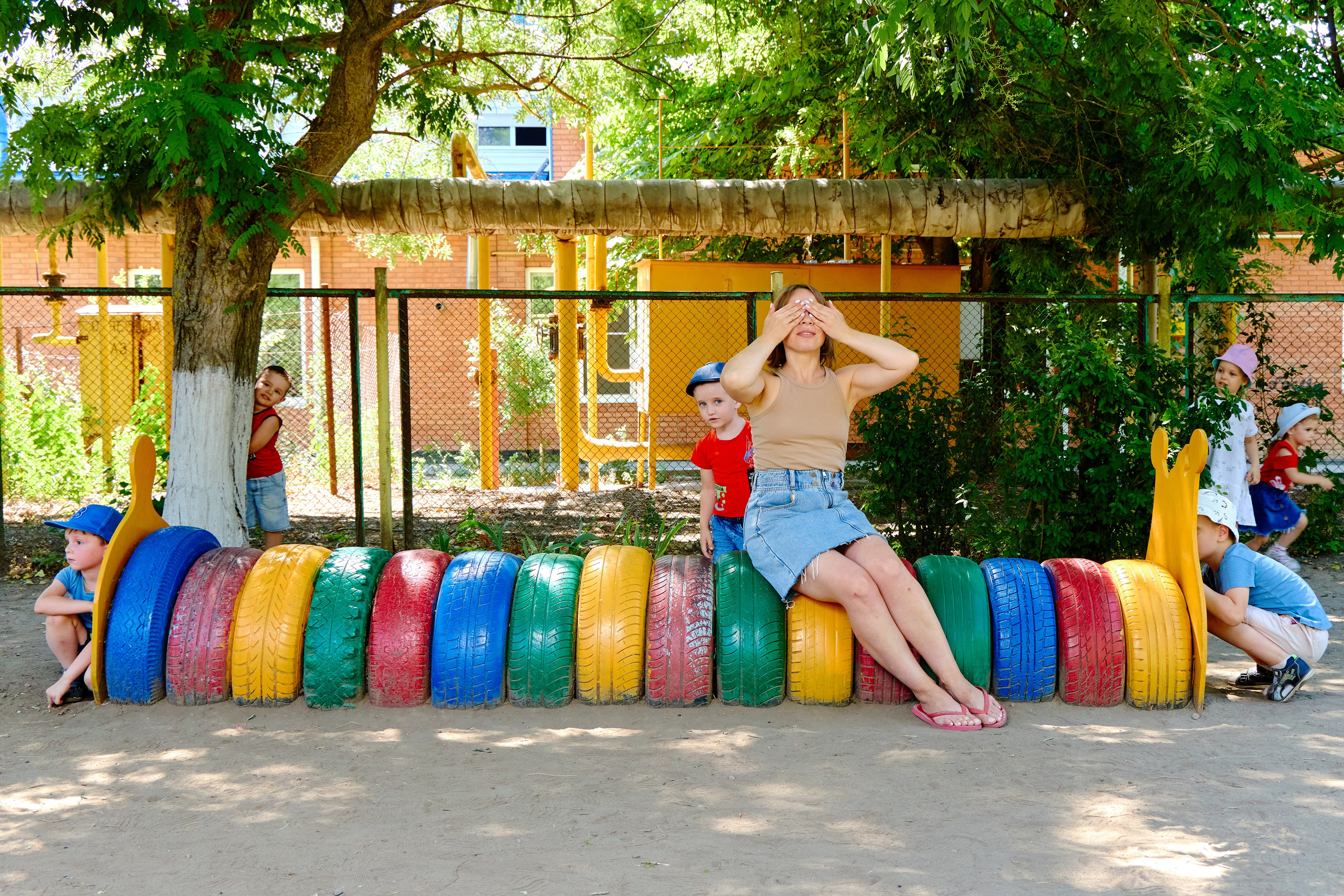 Пример летней съёмки в детском саду № 92 младшая группа Ромашки. Фотограф Выпускные альбомы Таганрог Сергей Коробченко
