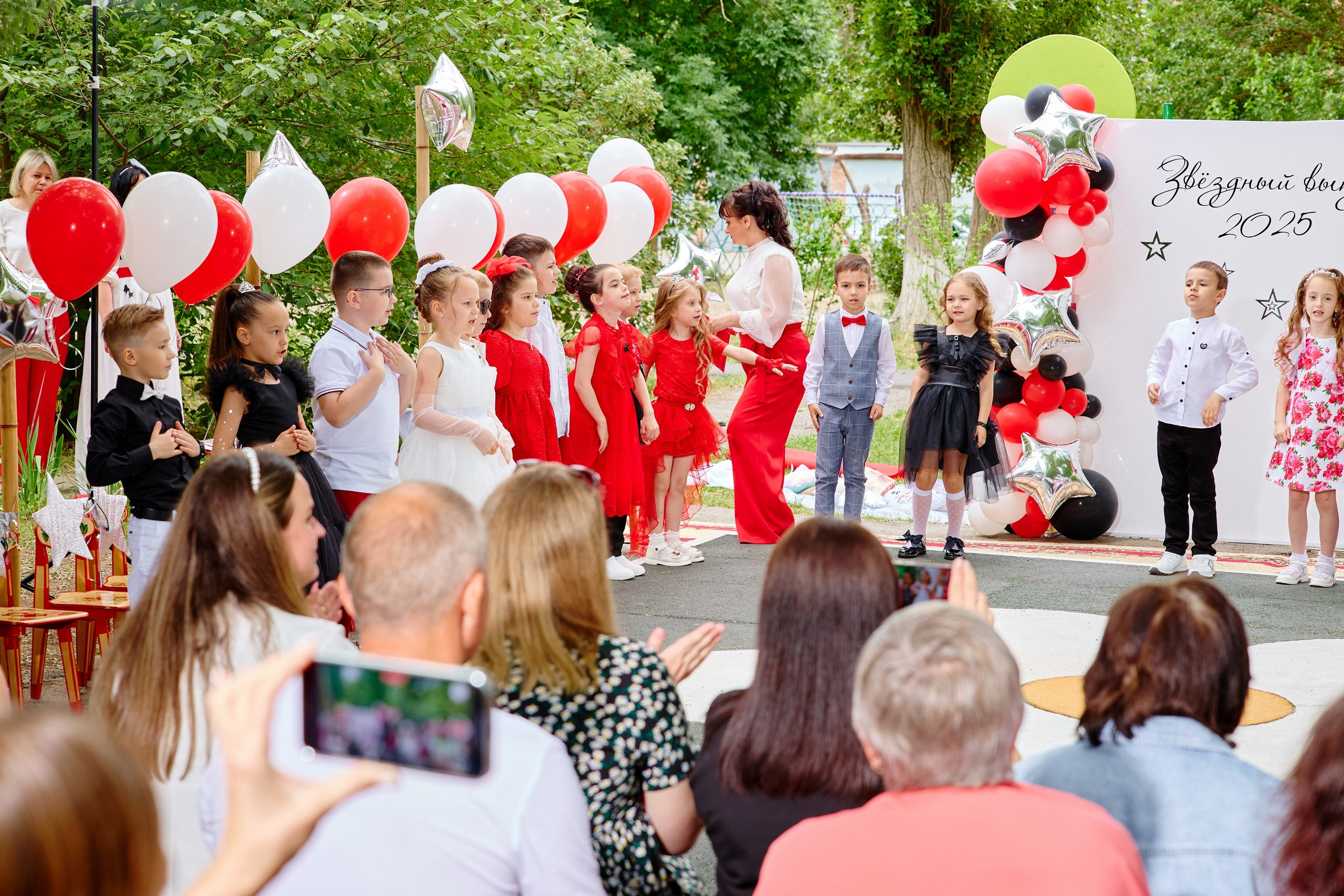 Выпускной 45 сад. Фотограф Выпускные альбомы Таганрог Сергей Коробченко