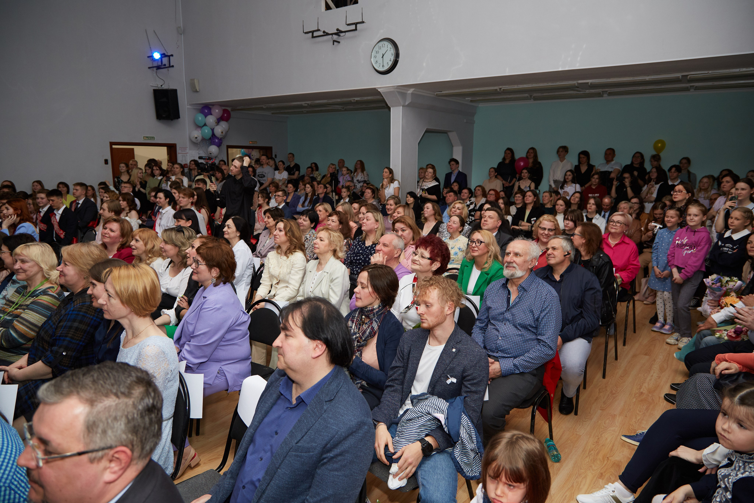 Последний звонок. Фотограф Савченко Люба. Москва