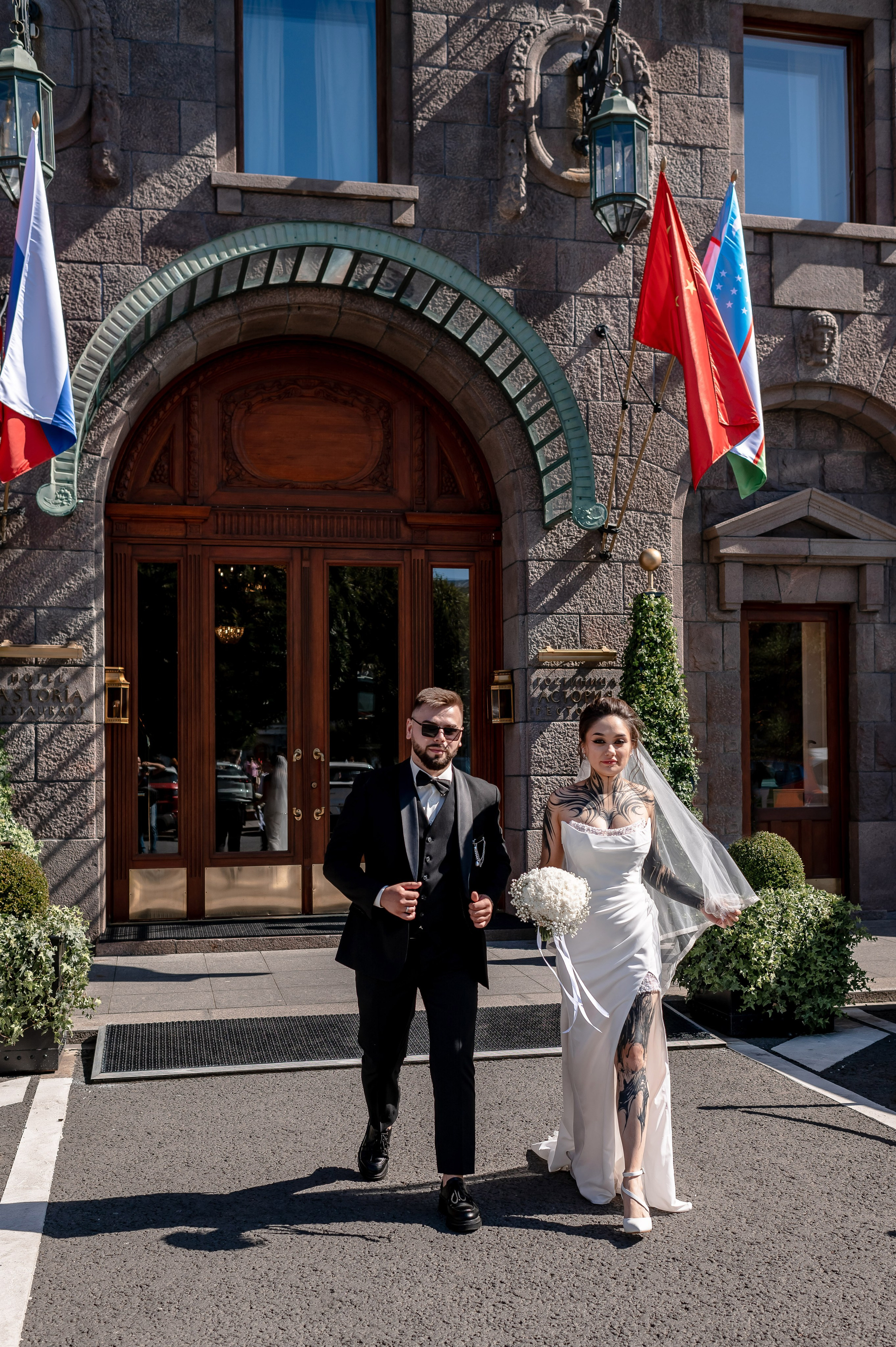 Диана и Евгений (маршрут № 1 в Питере: Исаакиевская площадь, красные маркизы Астории, набережная Мойки, Дворец Штиглица и Летний сад). Портретный, семейный и свадебный фотограф в Санкт-Петербурге и в Пушкине Ширяев Денис