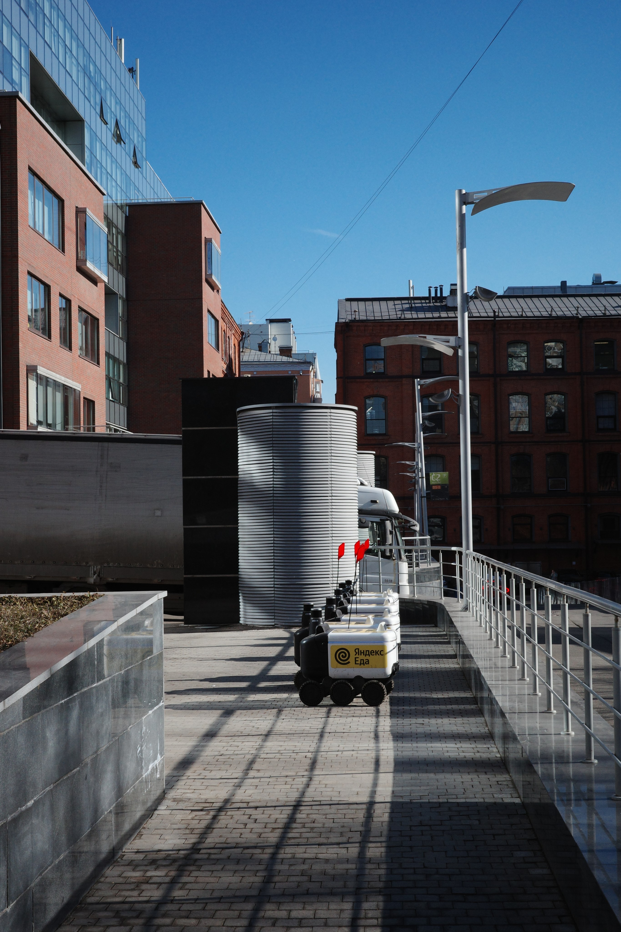 #45: Фрунзенская набережная / март 2026. Проект «Фотокладовка»: блог уличной фотографии в формате street photo