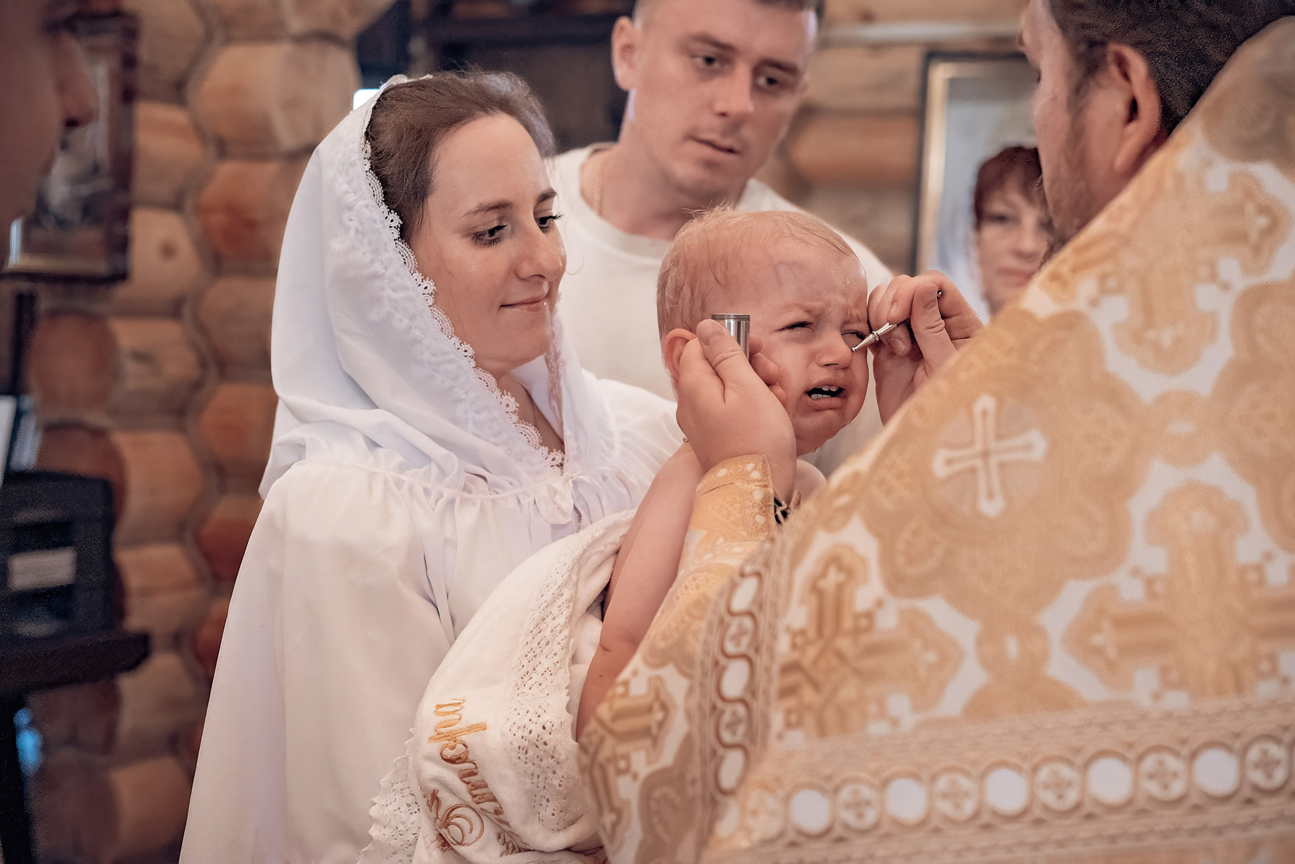 Крещение Витюши в храме священномученника Амфилохия. Фотографы крещения/венчания  Красноярск Татьяна и Вячеслав Переваловы