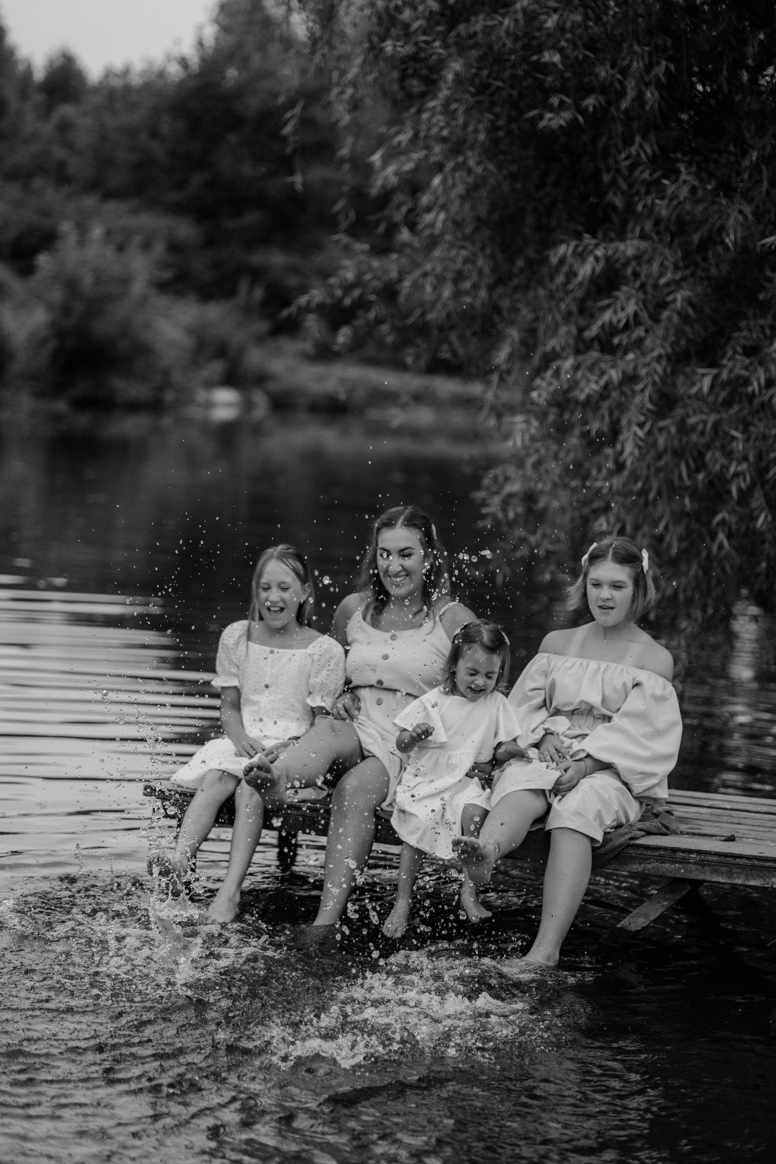 Ксения с дочками. Фотограф женского портрета и семейных историй в жанре life в Нижнем Новгороде Елена Матросова