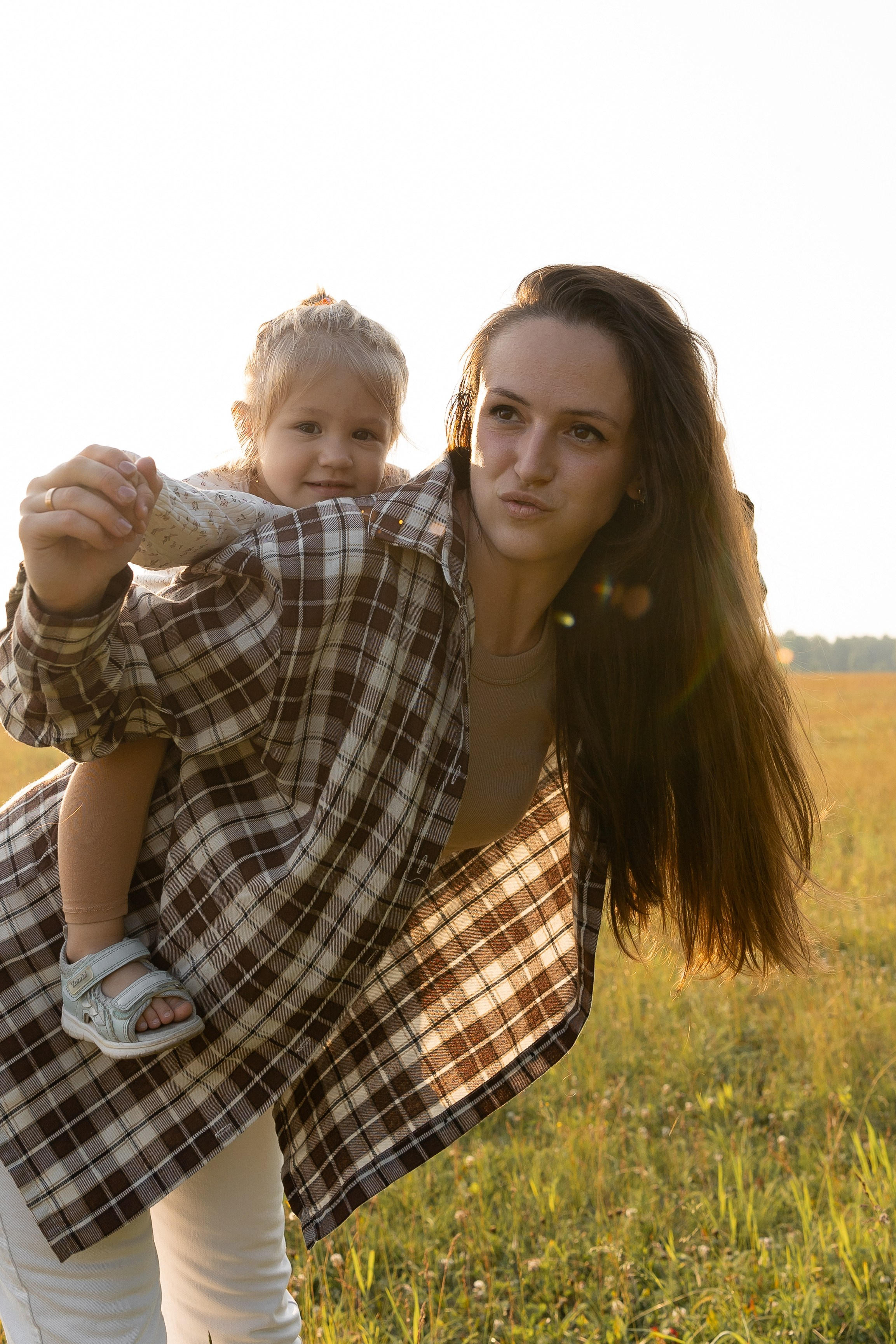 В поле. Семейный и свадебный фотограф в Челябинске Мария Леонтьева