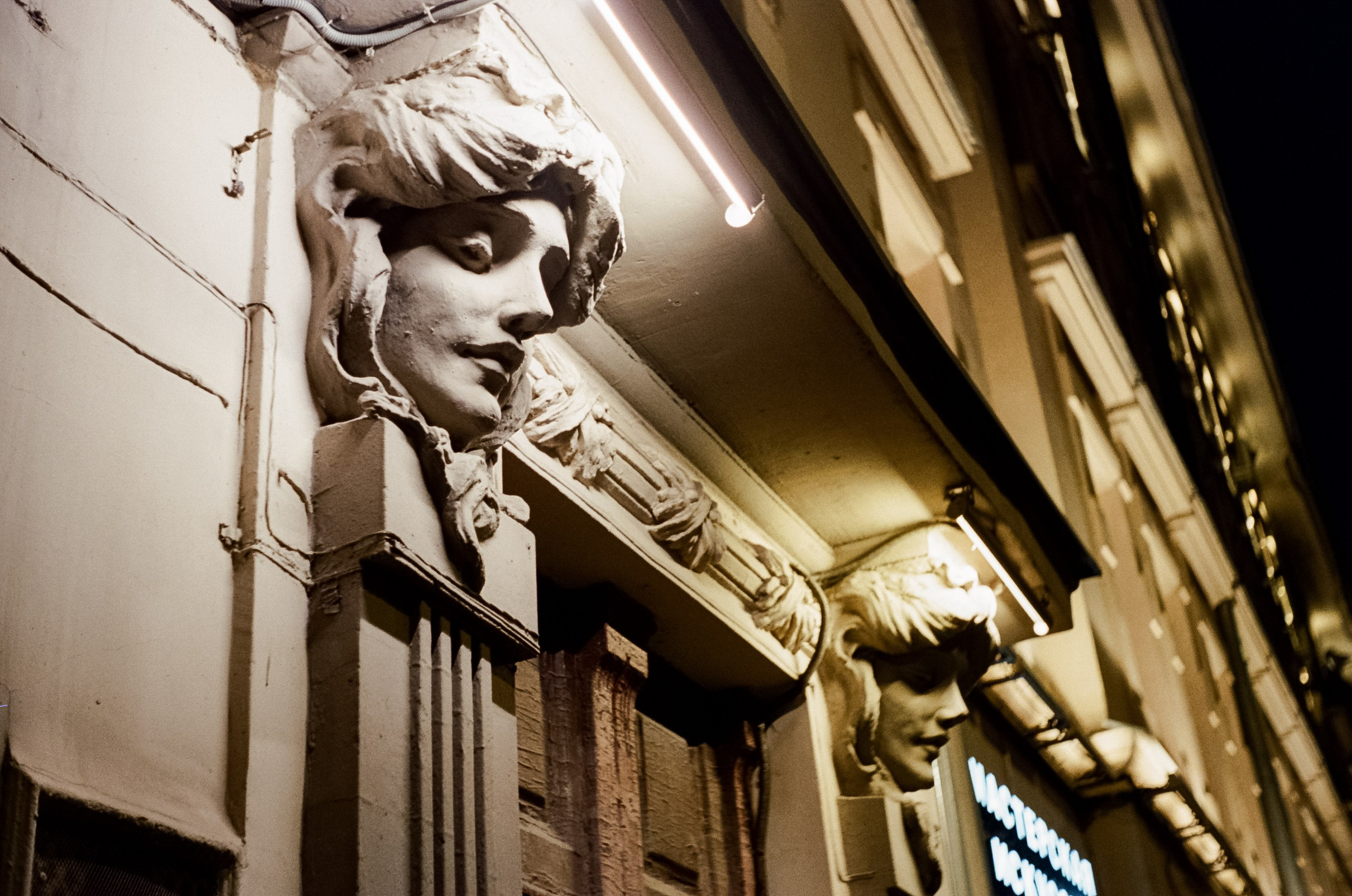 Zeiss Ikon Contessa — Zeiss-Opton Tessar T 45 mm f/2.8 / Wonder 500T (Kodak Vision 3 500T) @ISO 800