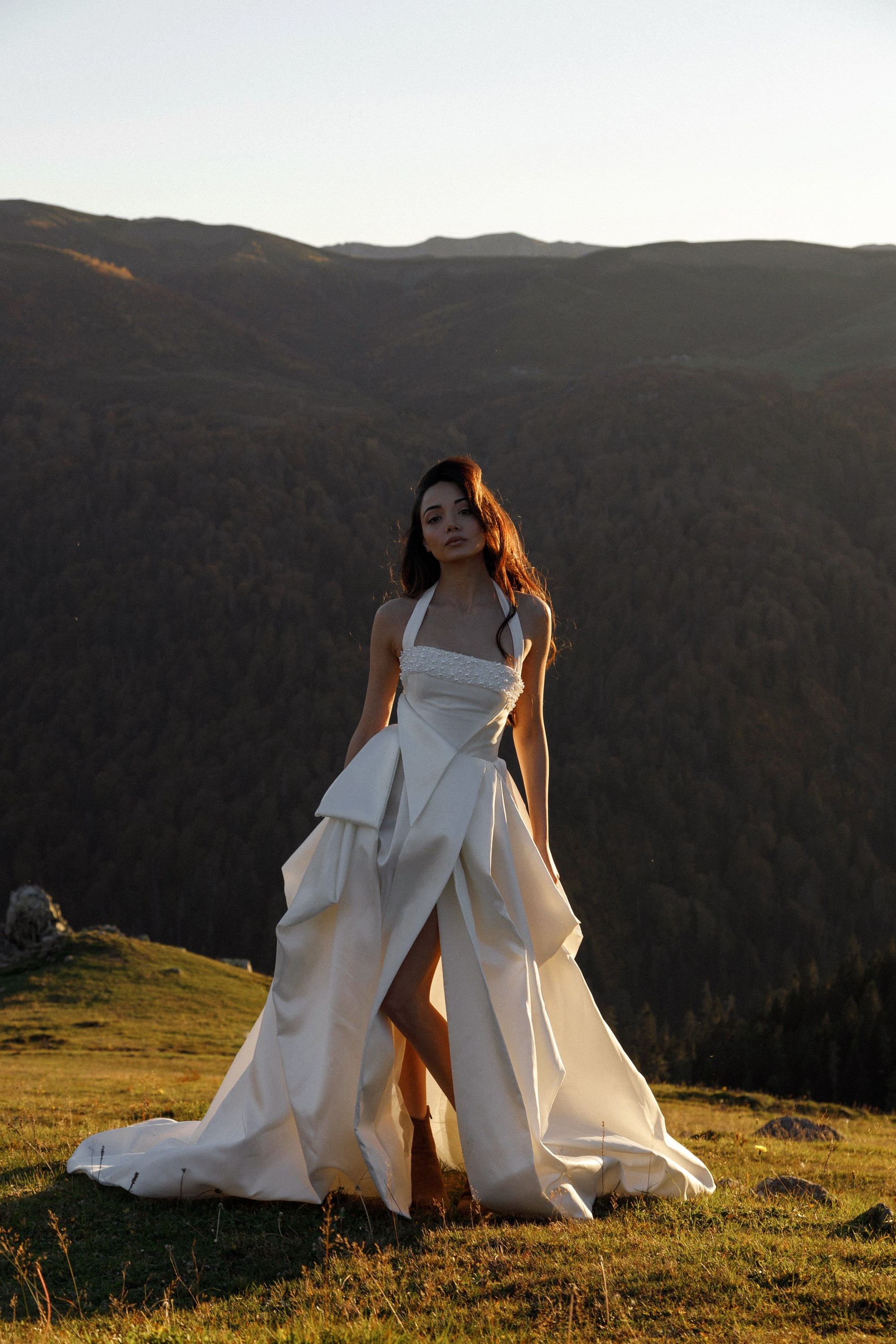 Свадьба в горах на закате