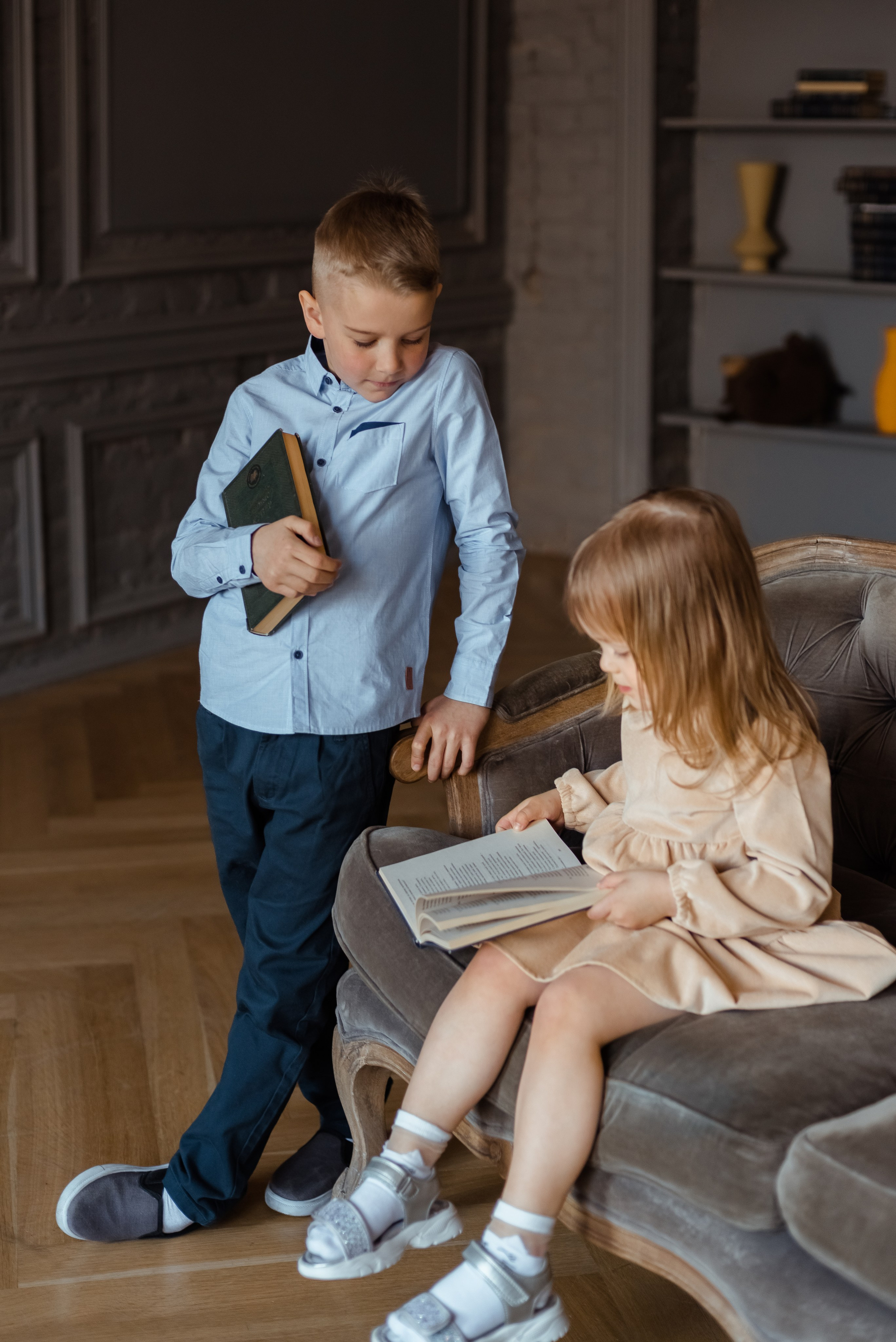 Фотосессия большой семьи в студии в Санкт-Петербурге. Фотограф Юлия Кондратьева