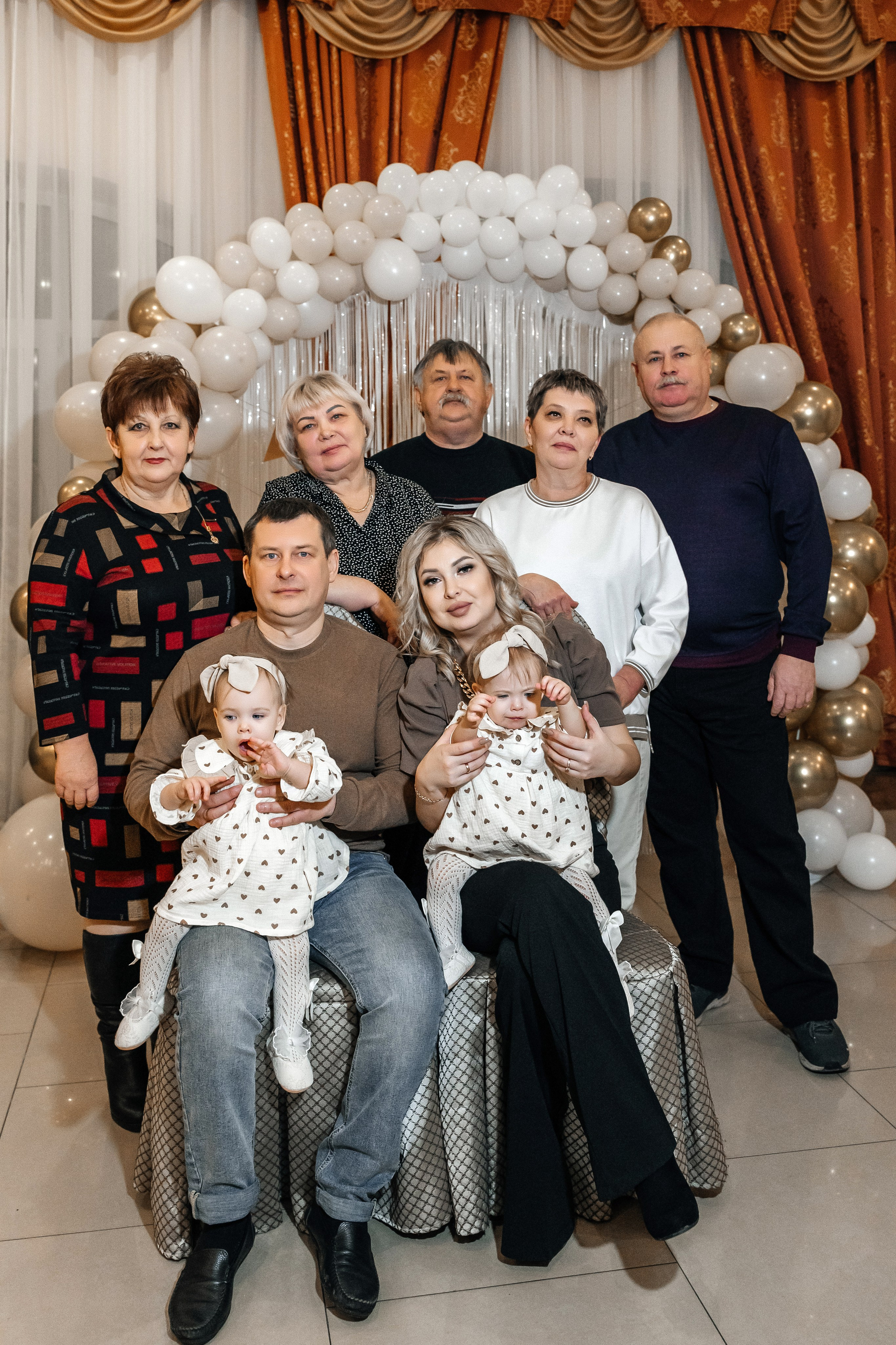 Александра и Виктория 1 годик. Семейный фотограф в Белгороде Амелина Алина