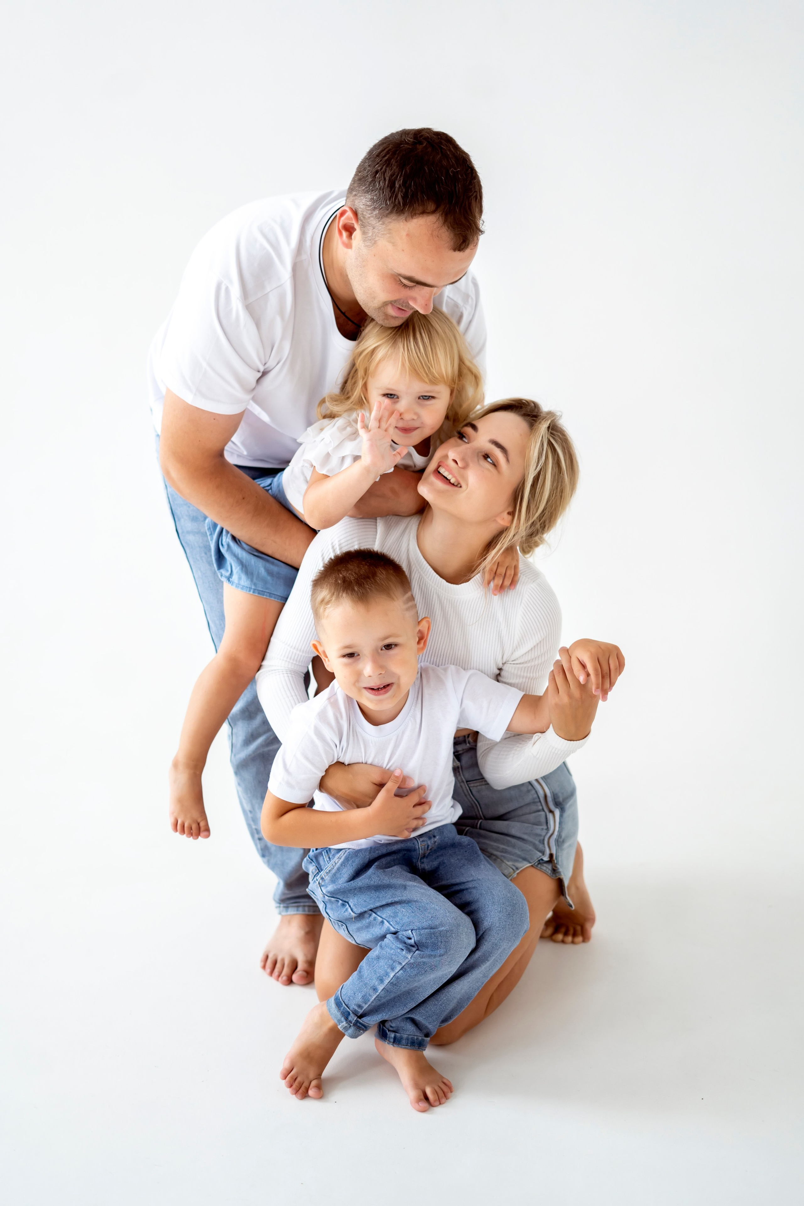 Семейная съёмка на циклораме. Семейный и детский фотограф в Хабаровске Анна Гриневич