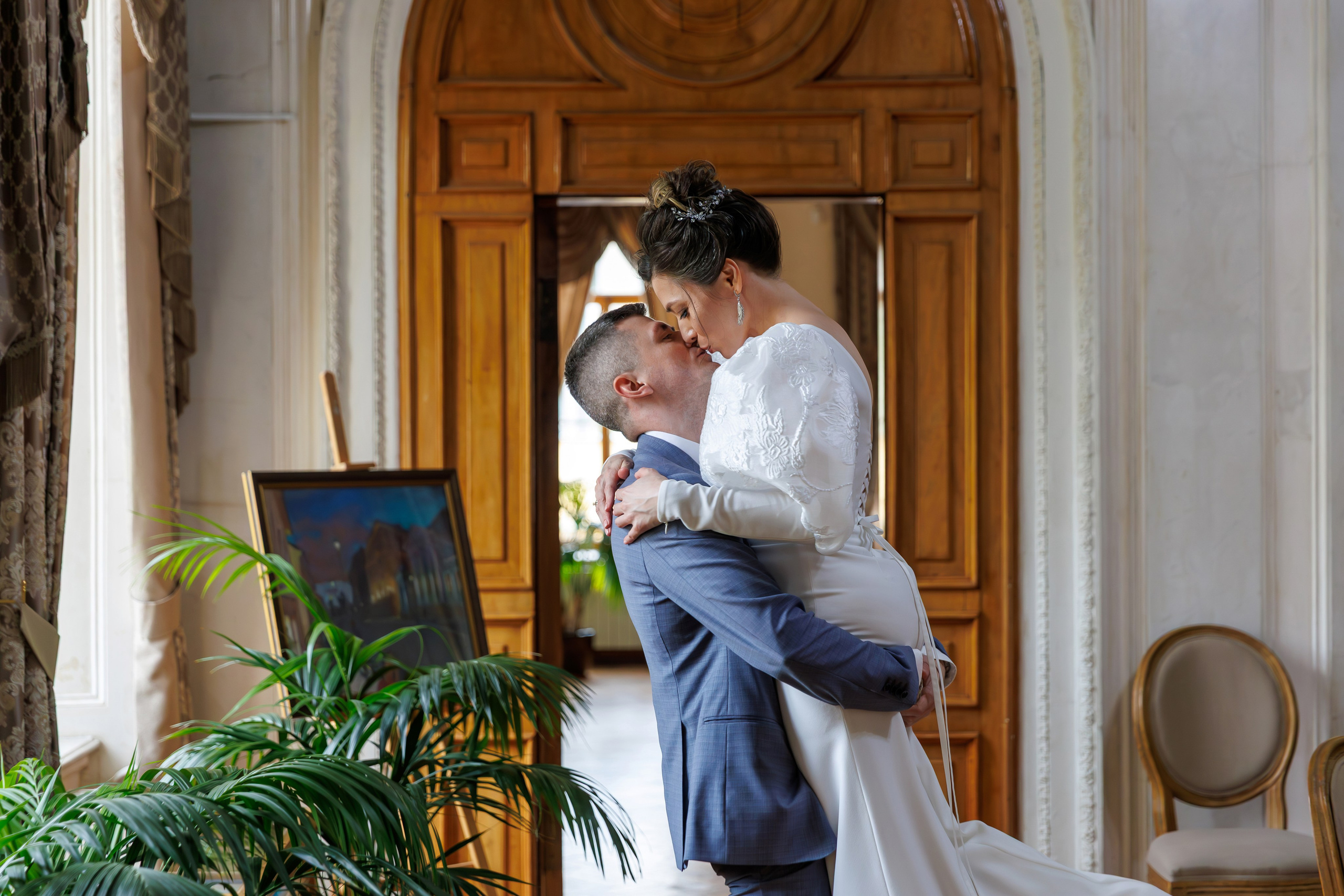 Свадебная фотосессия в библиотеке читальне им Пушкина. Свадебный фотограф Москва и МО Сергей Киржаев