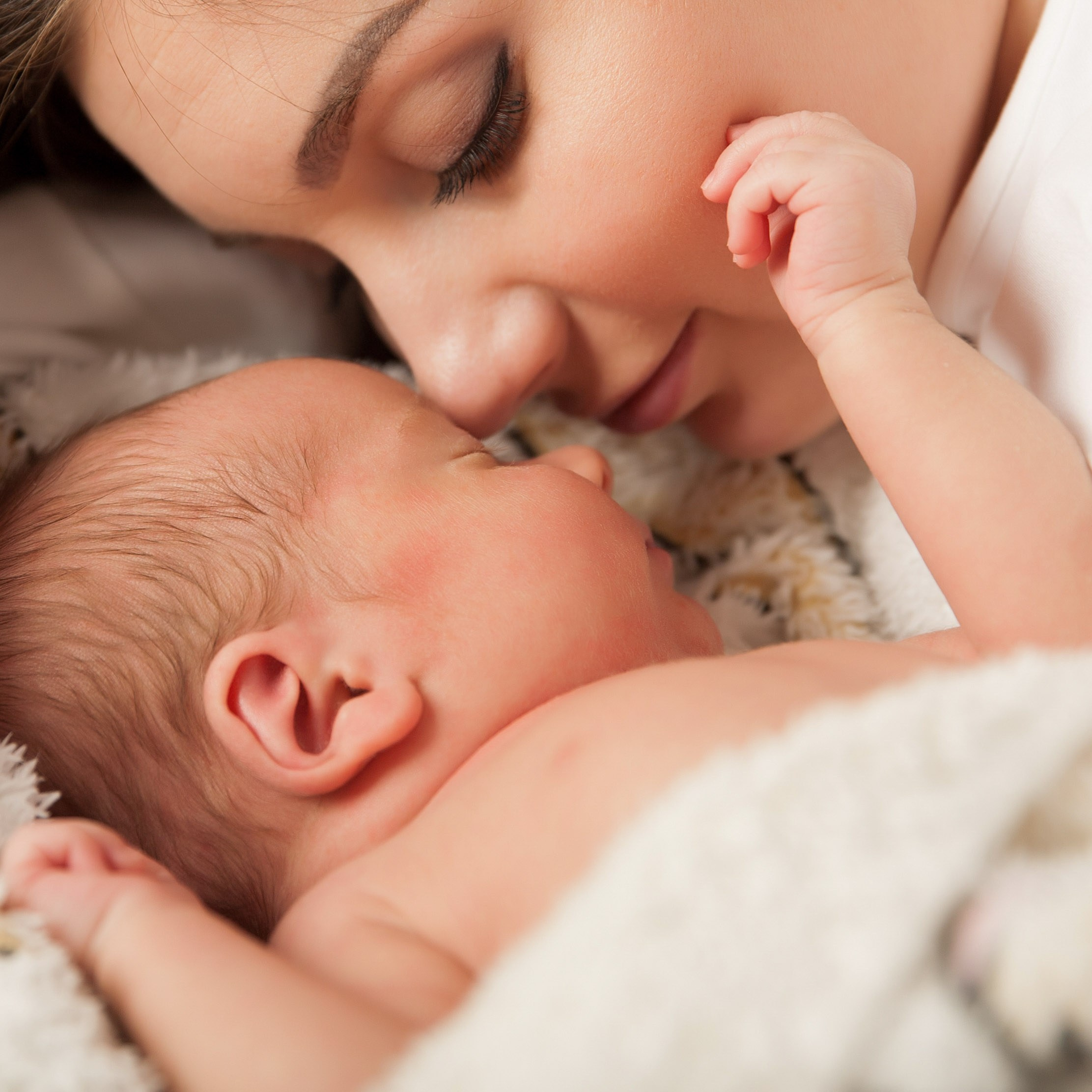 Newborn Алматы, фотосессия новорожденных и младенцев с родителями. Фотостудия Алматы. Семейная и детская фотостудия Family studio.Фотограф Алматы