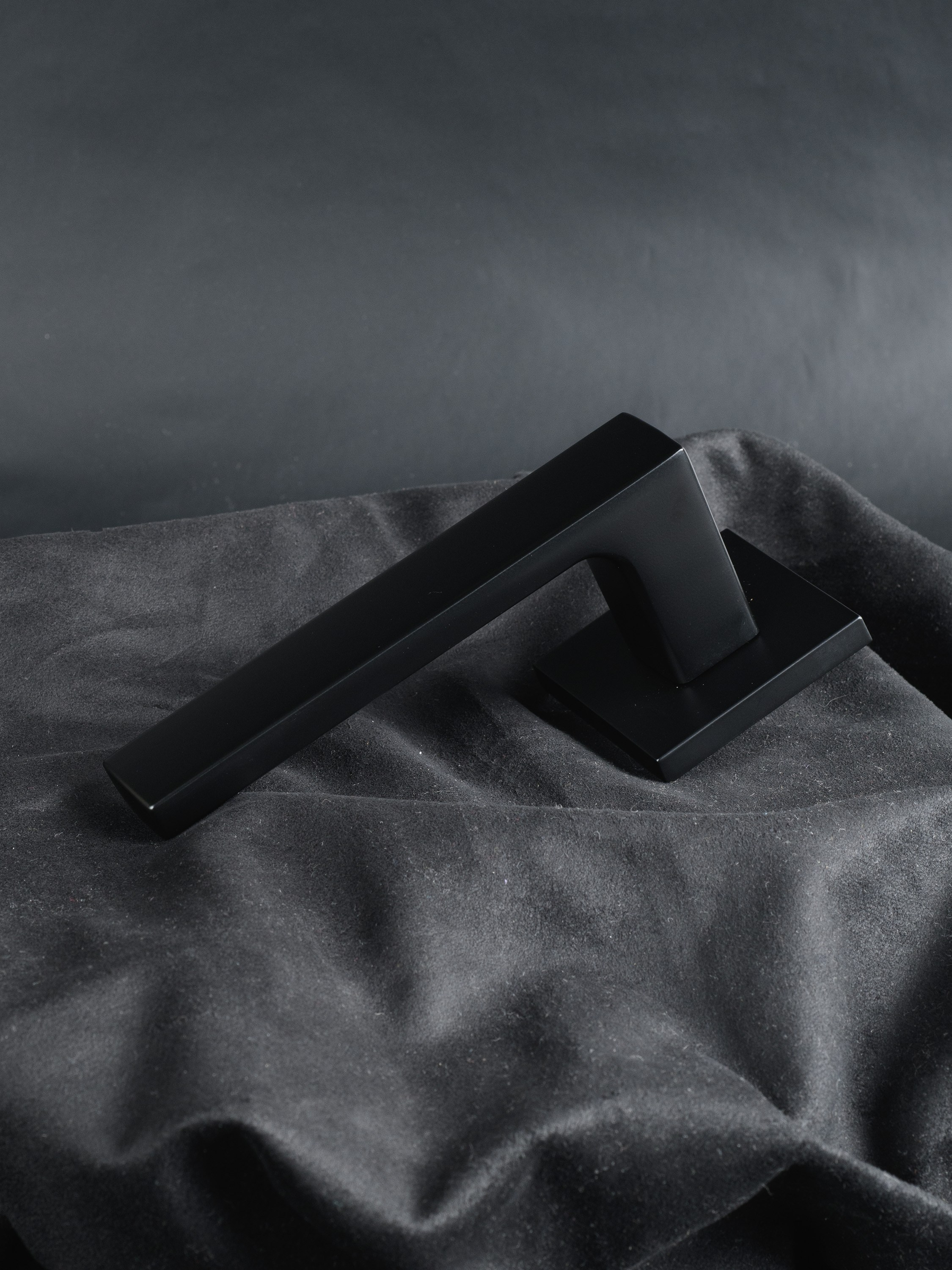 Фотографии дверных ручек Armadillo. Профессиональная фотосъемка. Ростов-на-Дону