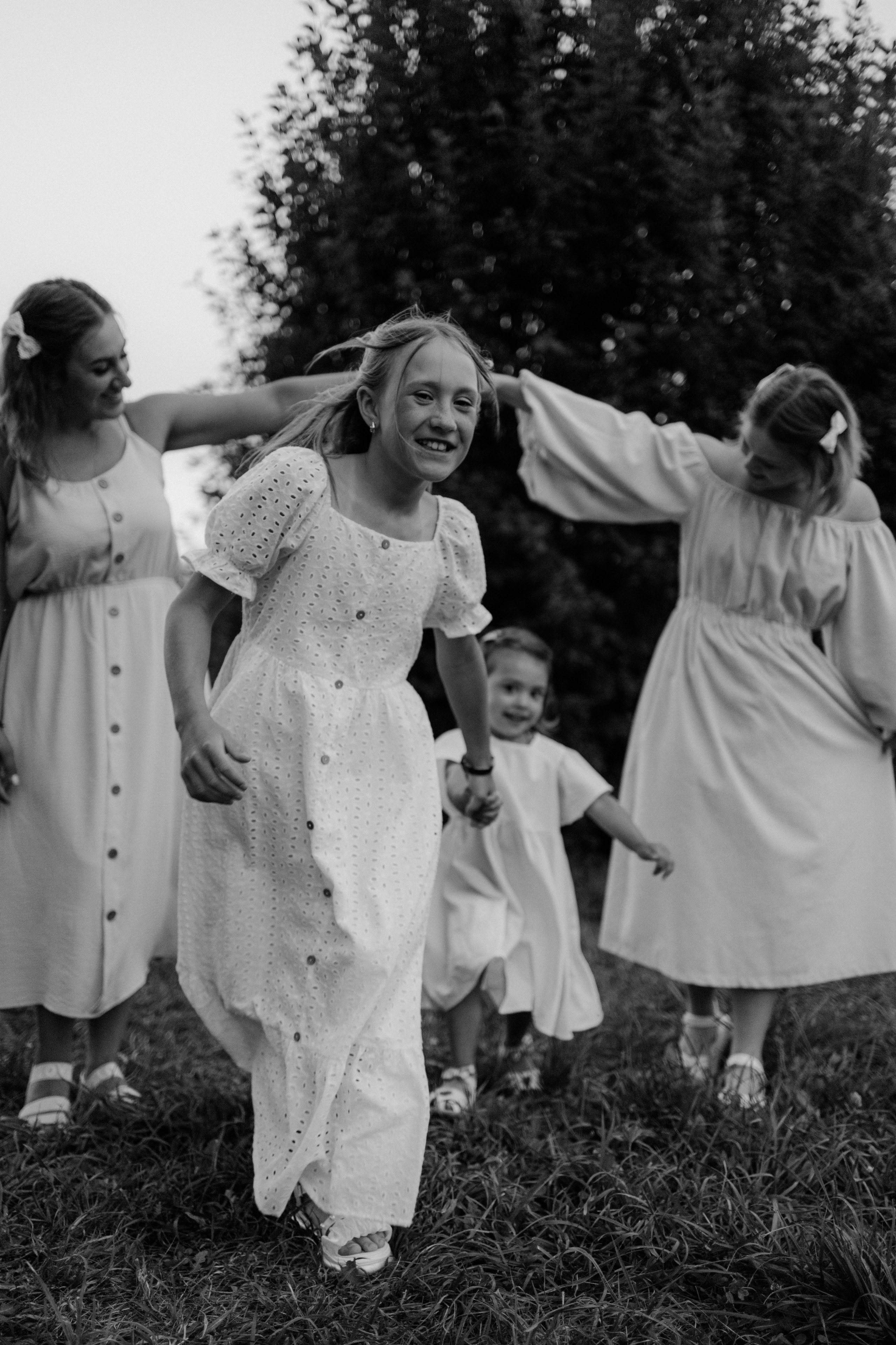 Ксения с дочками. Фотограф женского портрета и семейных историй в жанре life в Нижнем Новгороде Елена Матросова