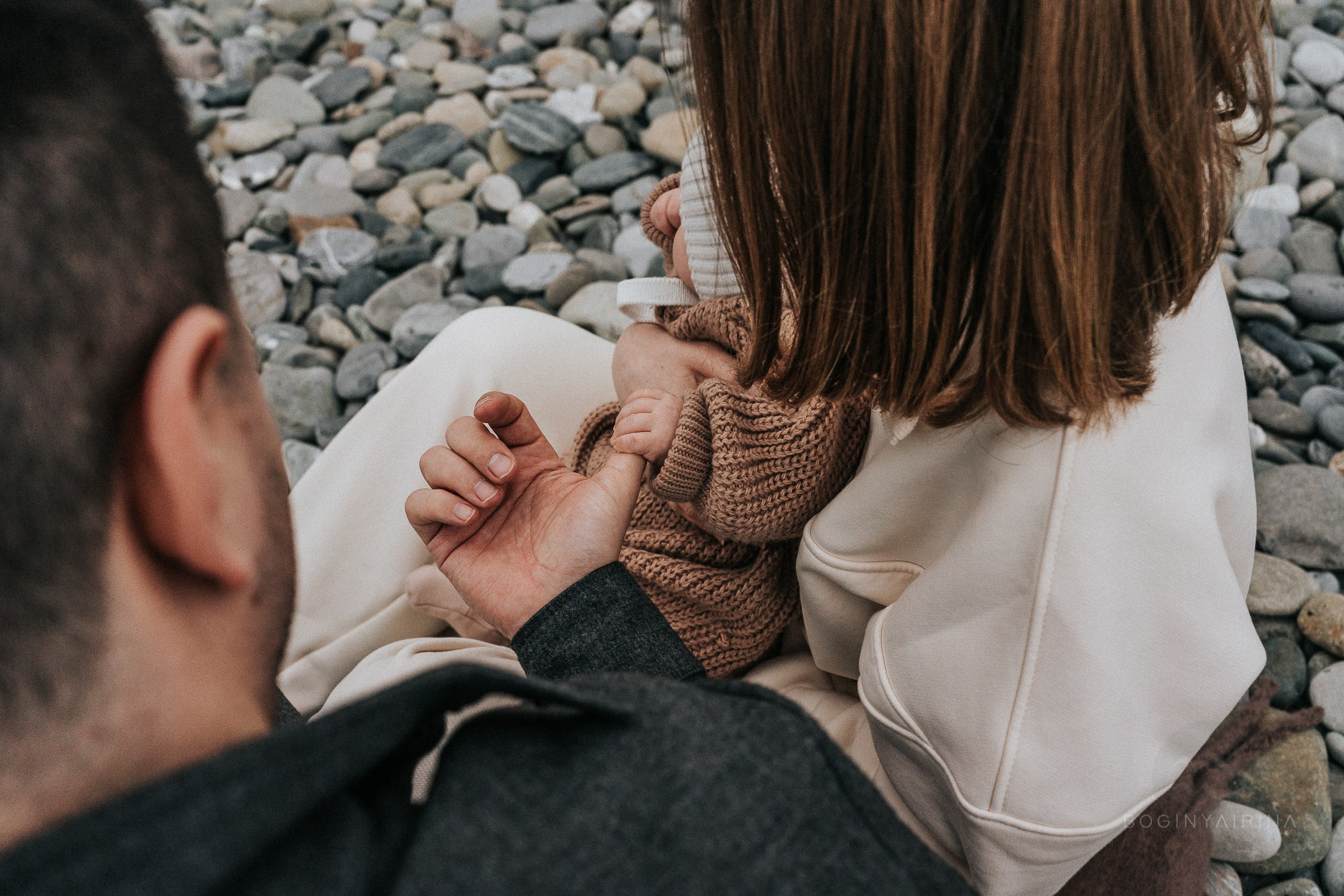 Семейная фотосессия прогулка на море. Фотограф на роды Москва. Фотограф новорожденных Москва