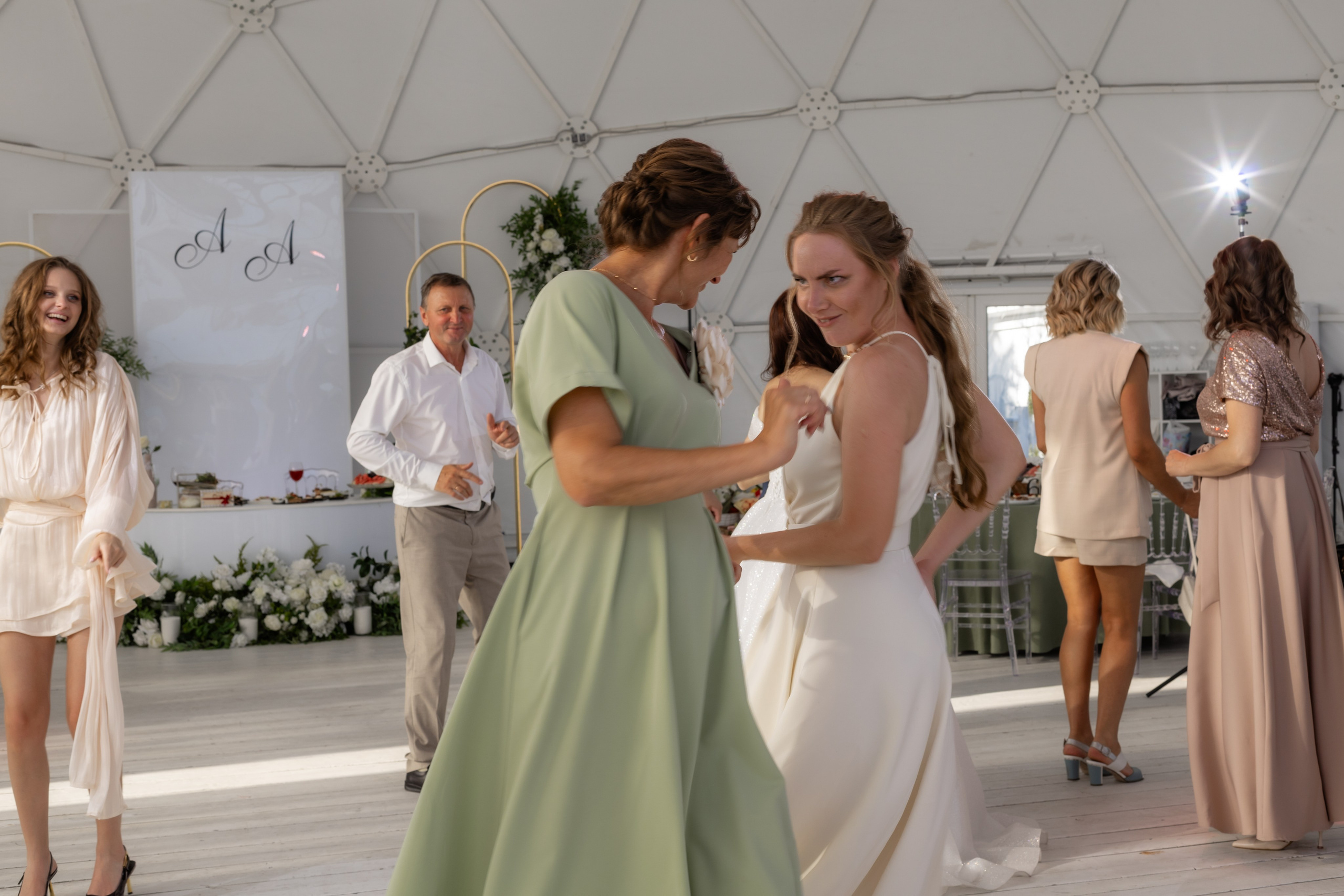 Саша и Алина. Главная