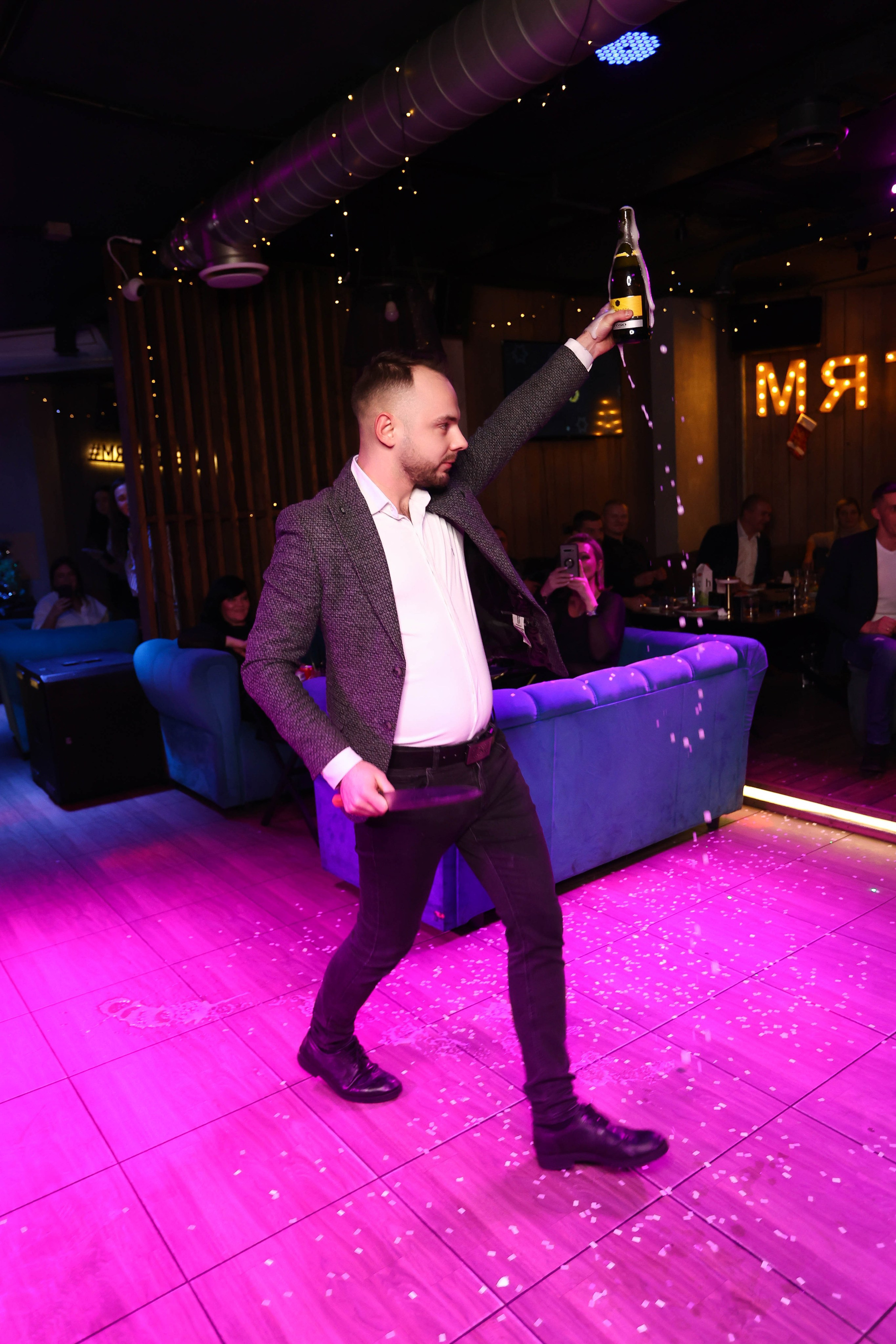 15/12/23 Новогоднее караоке в Мята Спортивная. Мята Спортивная — Кальянная, караоке, бар в Минске