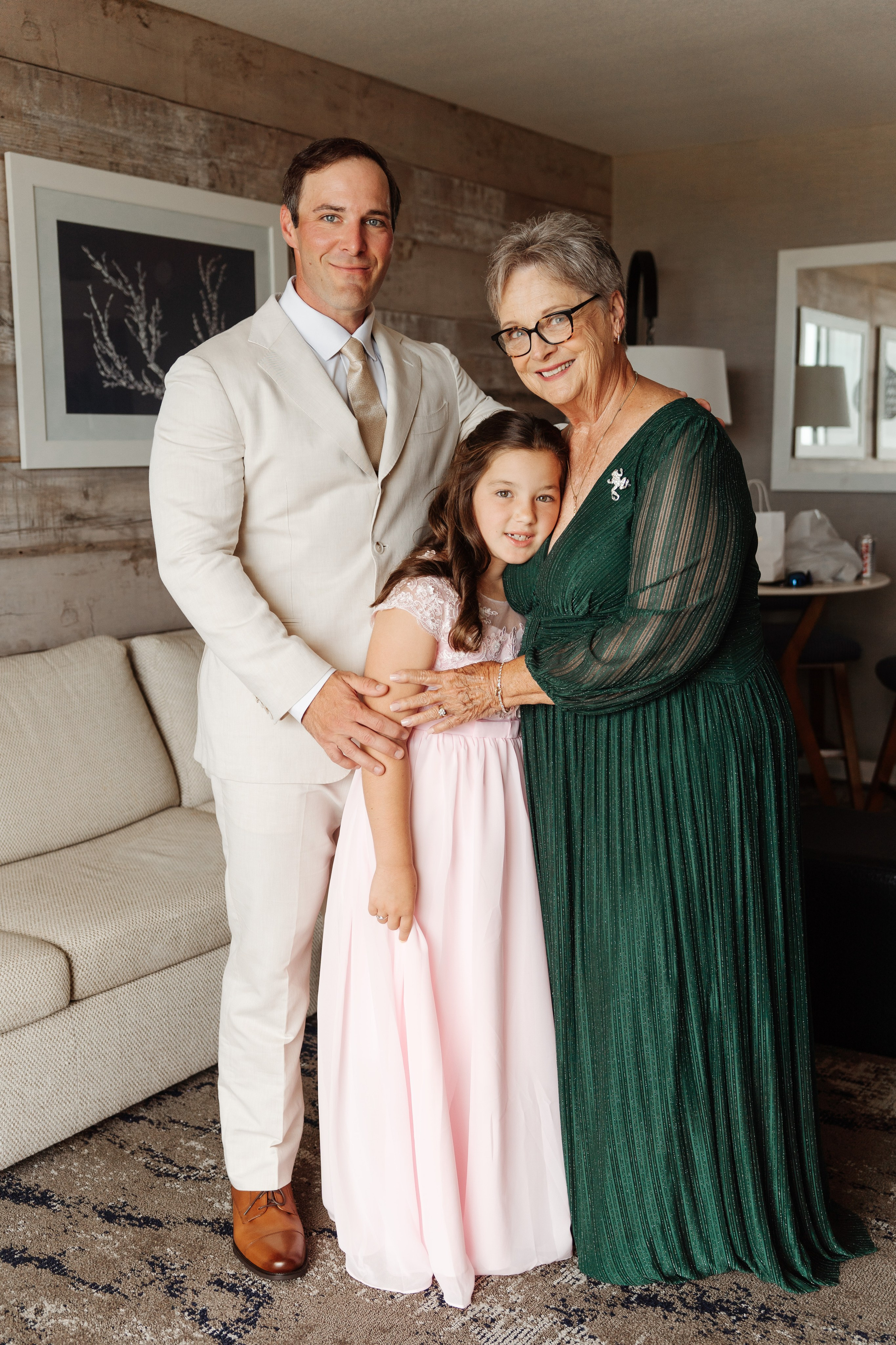 2025-08-16_BryanAmber. Ретушер Зенькевич Света