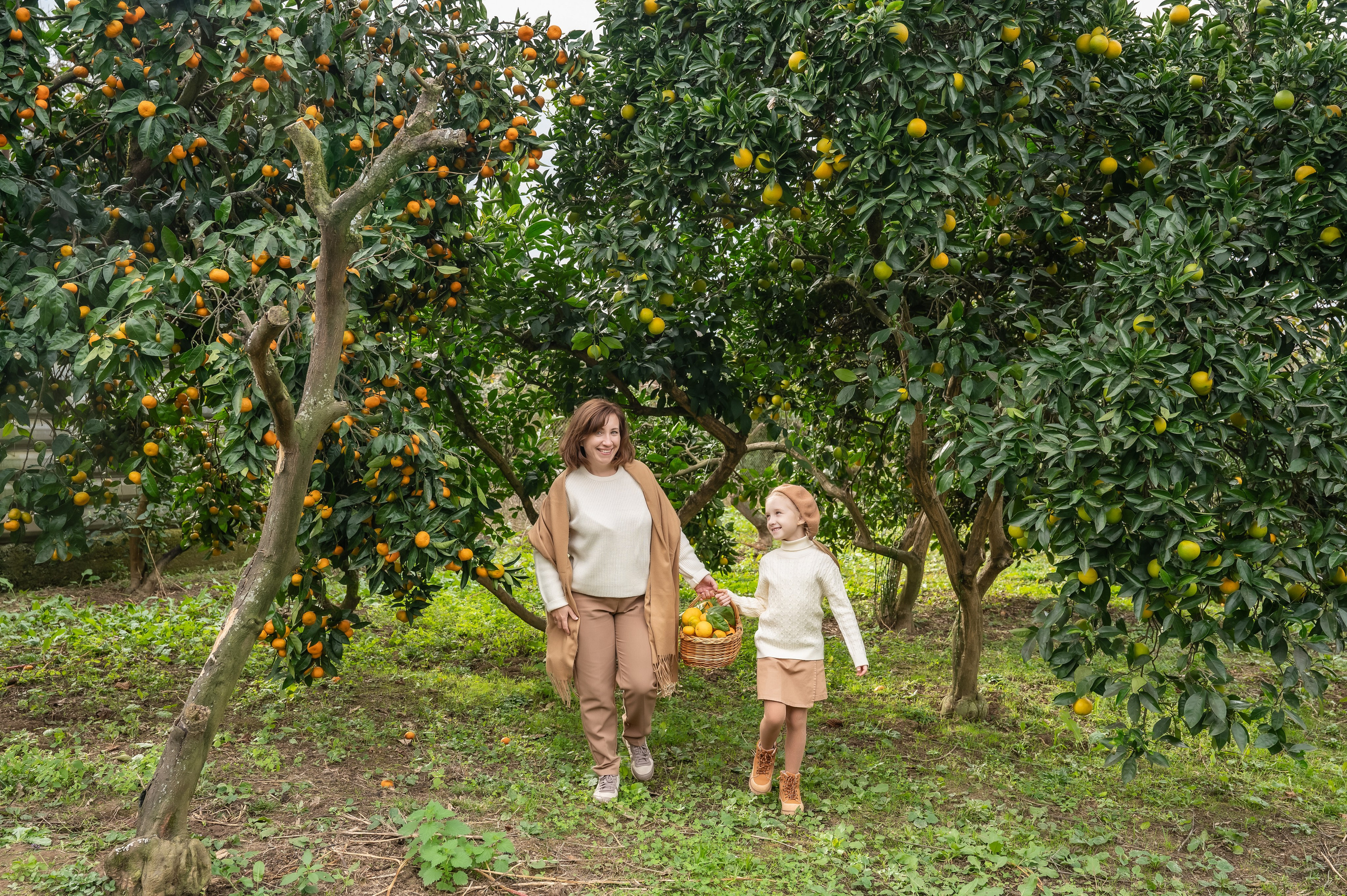 Феи мандаринов Эльвира и Дианочка. Наталья Слесаренко фотограф в Сочи
