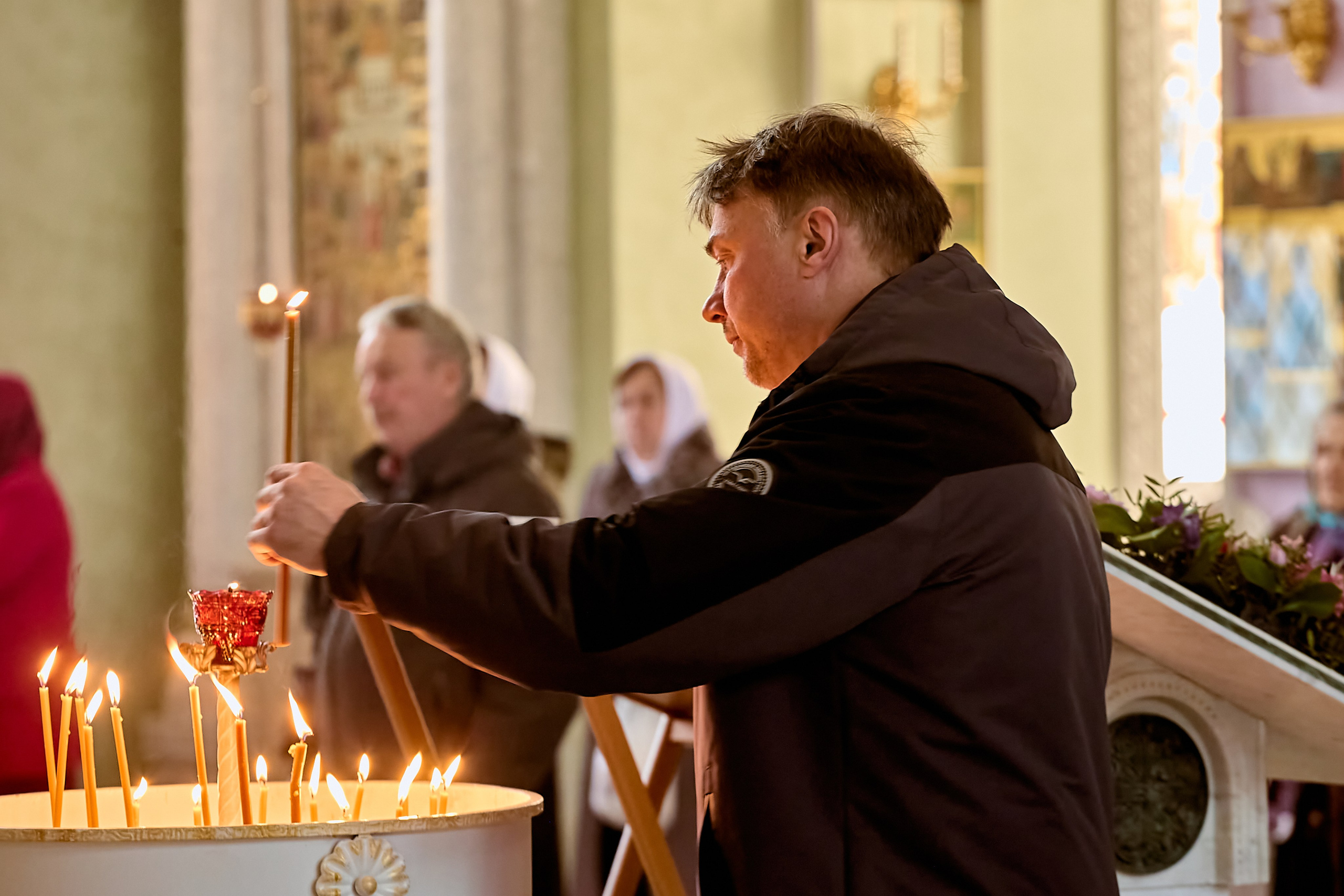 Фотографии Божественной Литургии в Неделю Крестопоклонную