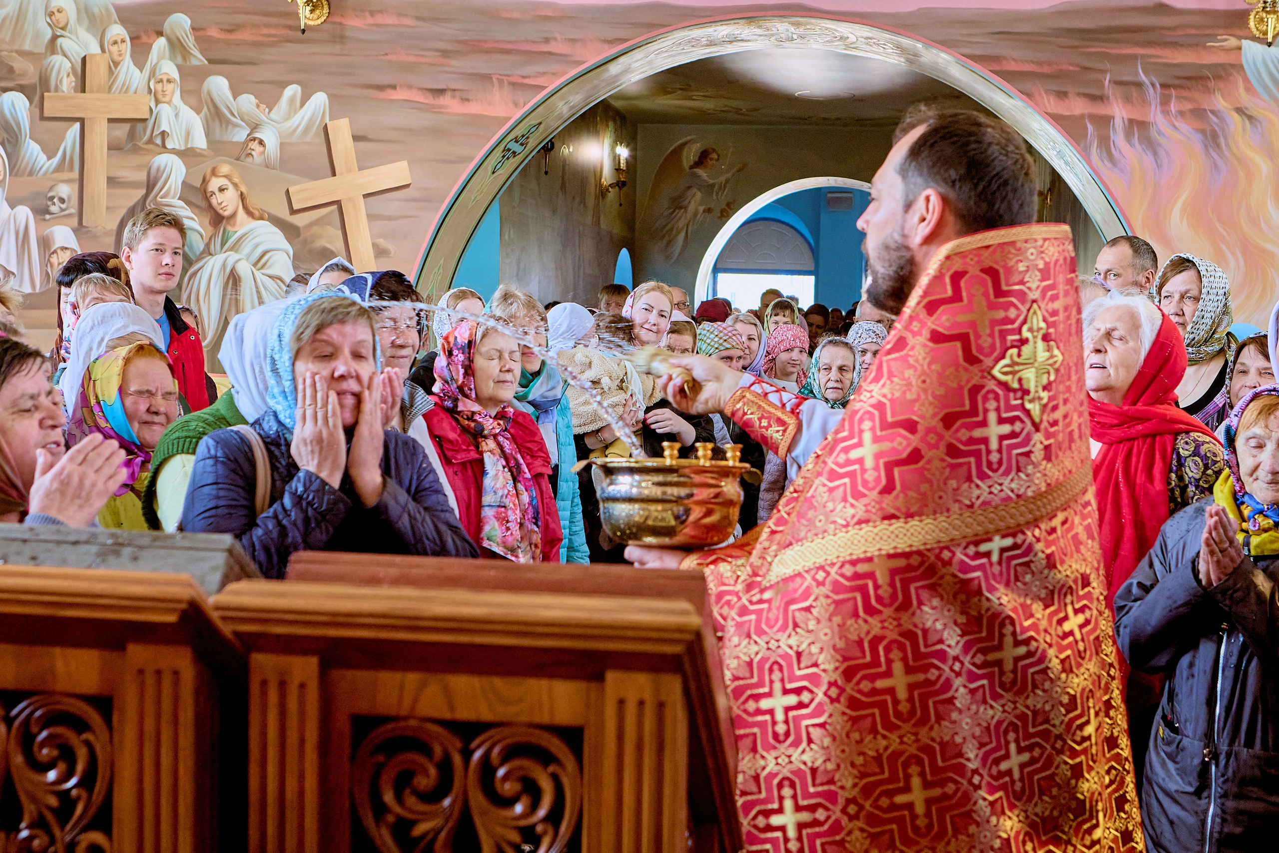 Фотографии Литургии в Праздник Святых Жен Мироносиц