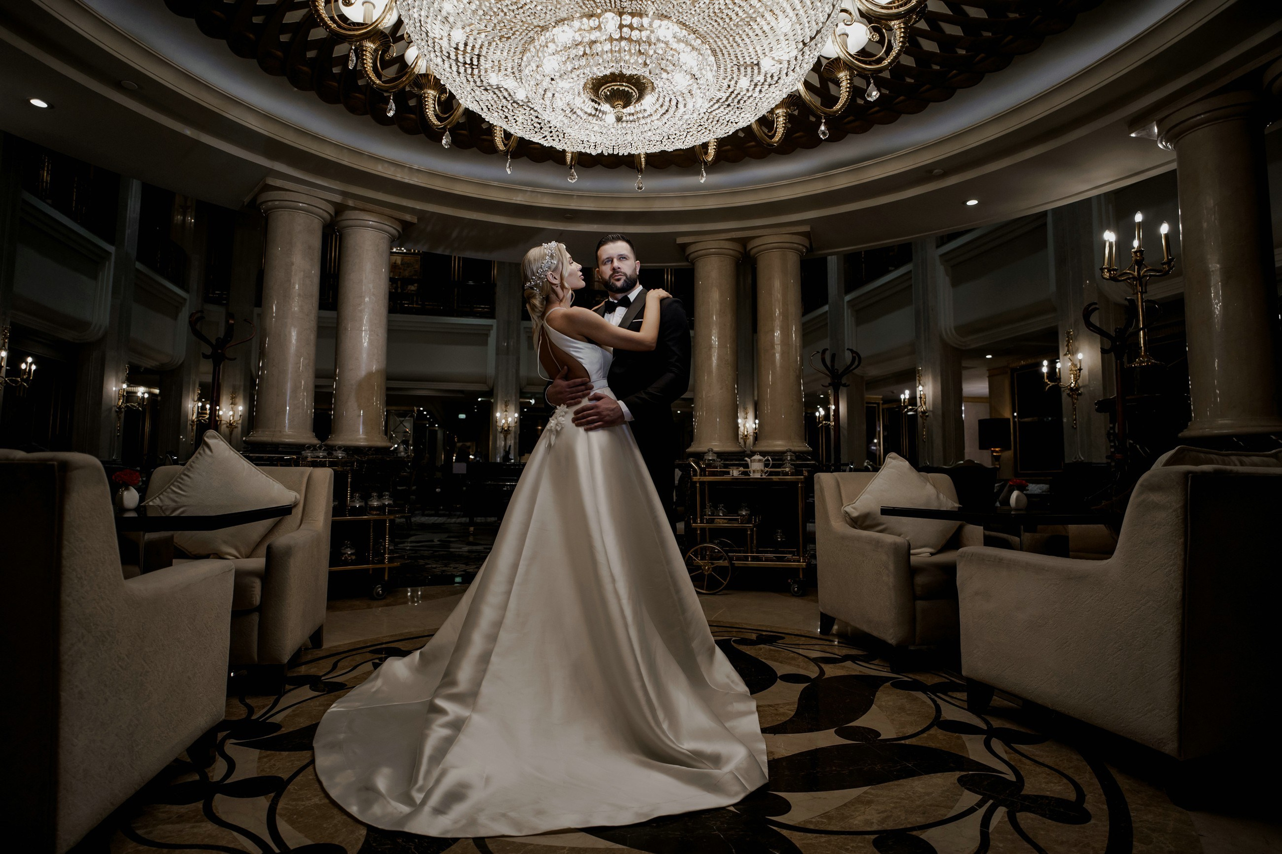 Свадебная фотосессия в отеле St. Regis Москва Никольская. Свадебный и семейный фотограф в Москве Светлана Зоткина