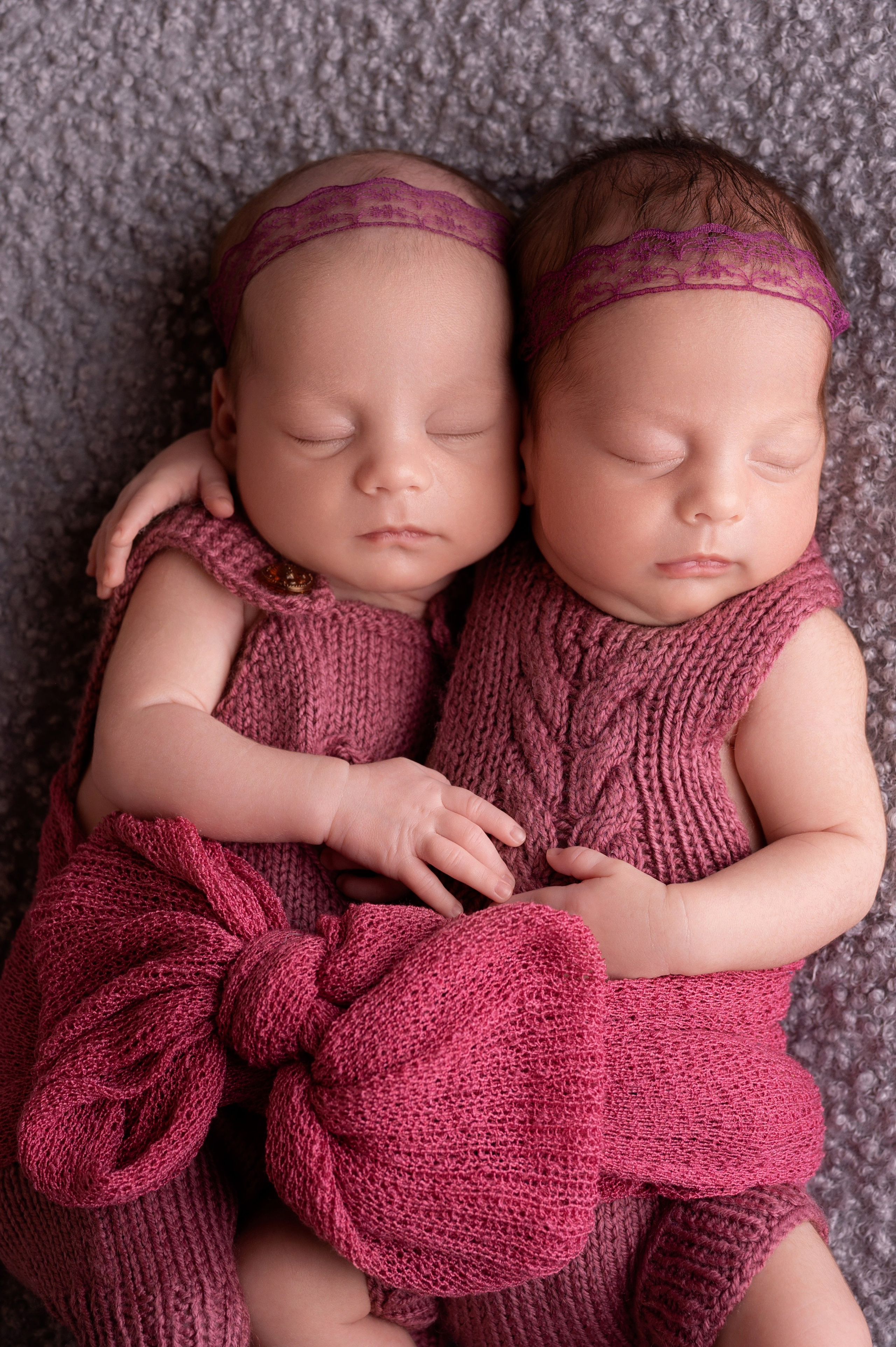 фотосессия новорожденных двойняшек