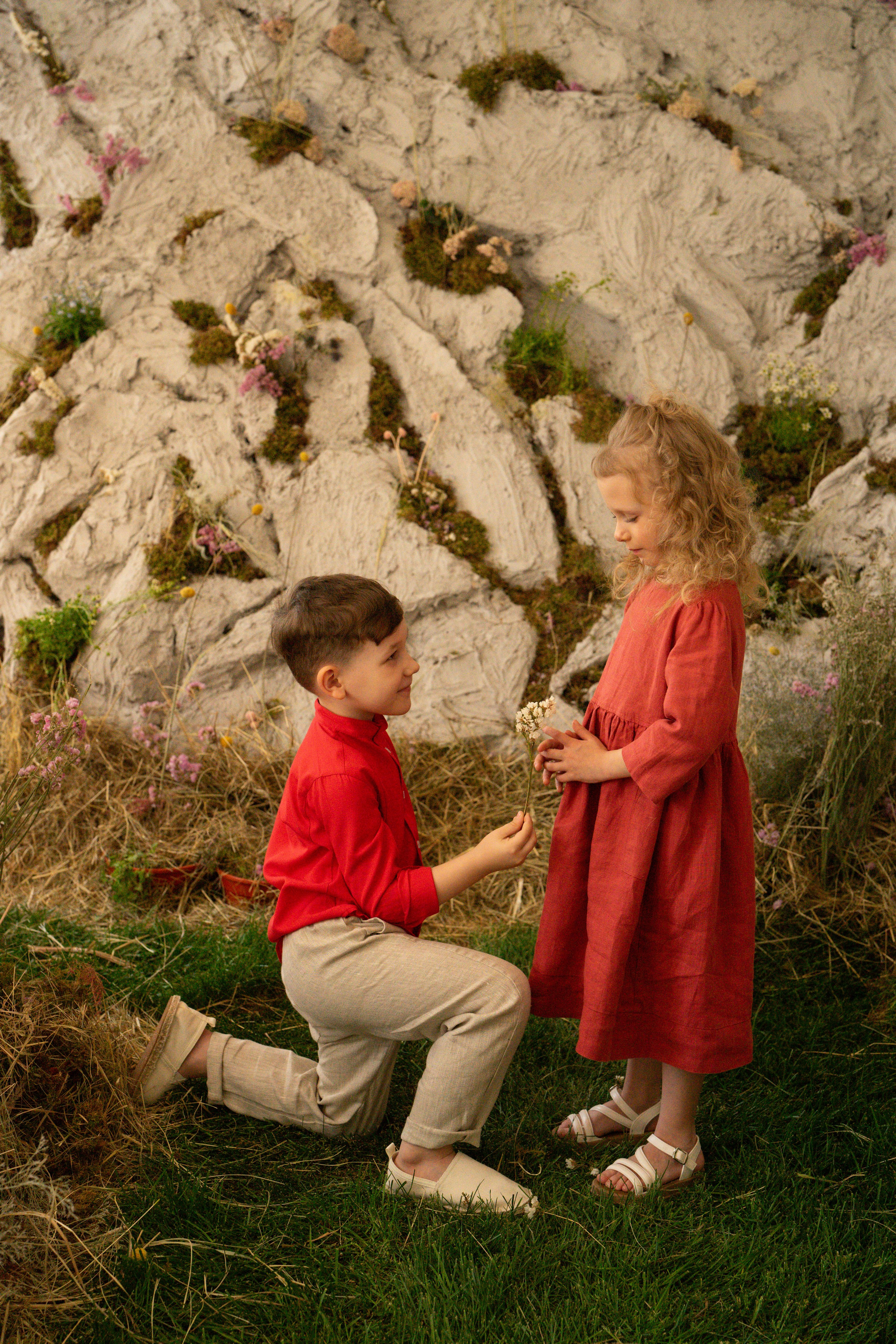 Маленькие садоводы. Ваш фотограф Tetiana Kolos, найду самый удачный ракурс и словлю момент