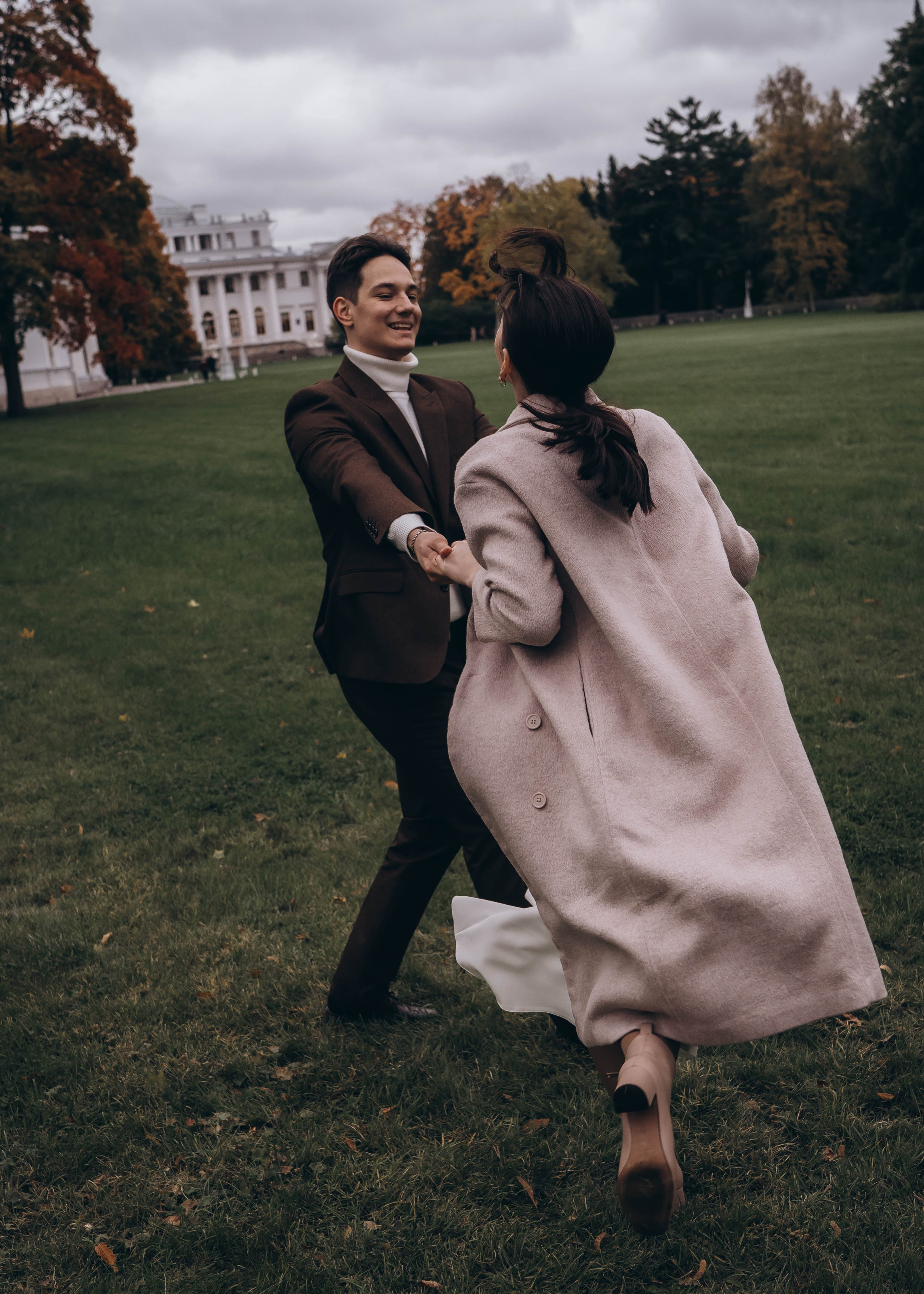 Лавстори в парке. Фотограф Ксения Овтина