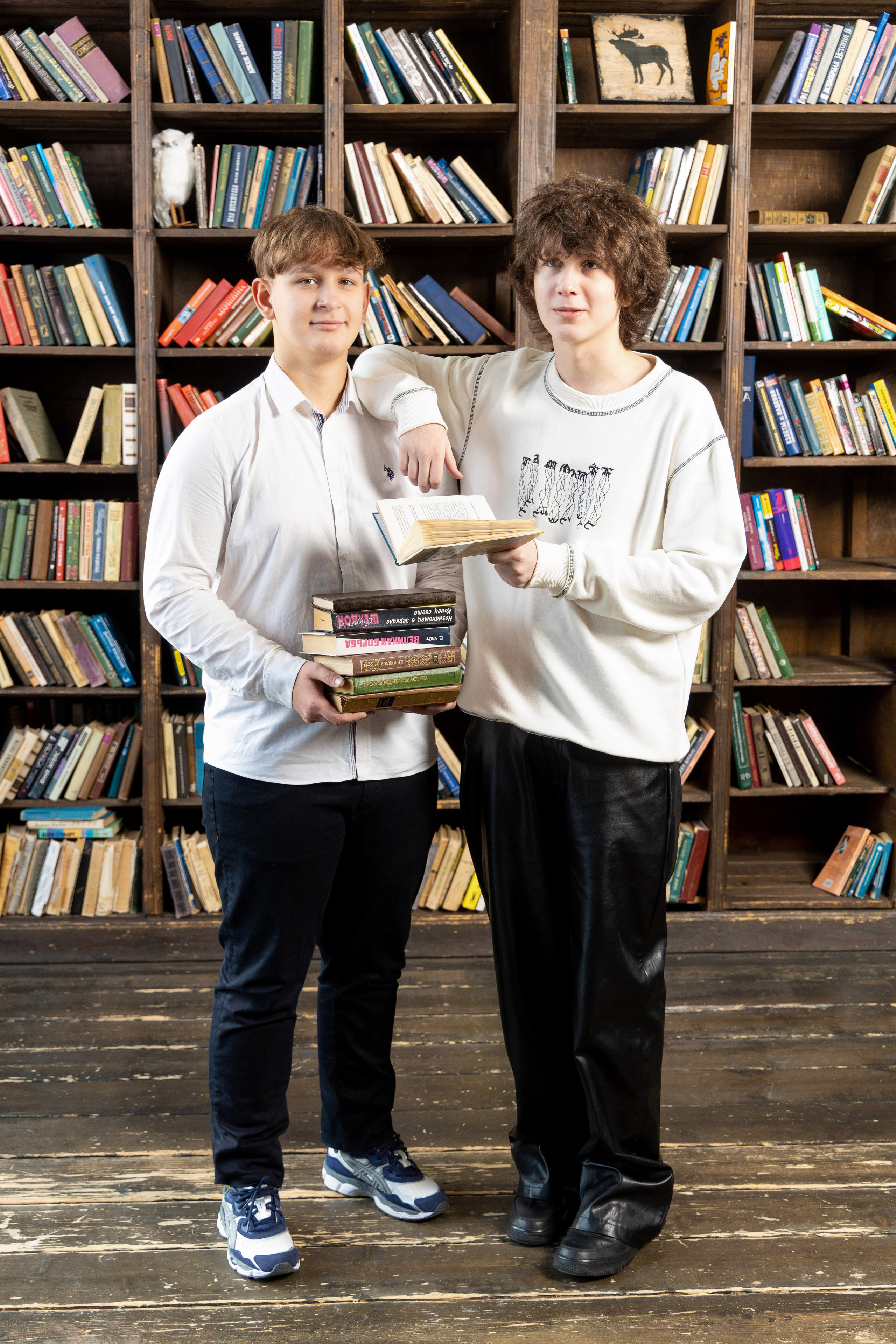 Зал Space. Школьная фотосессия в студии. Выпускные альбомы в Москве и Подмосковье