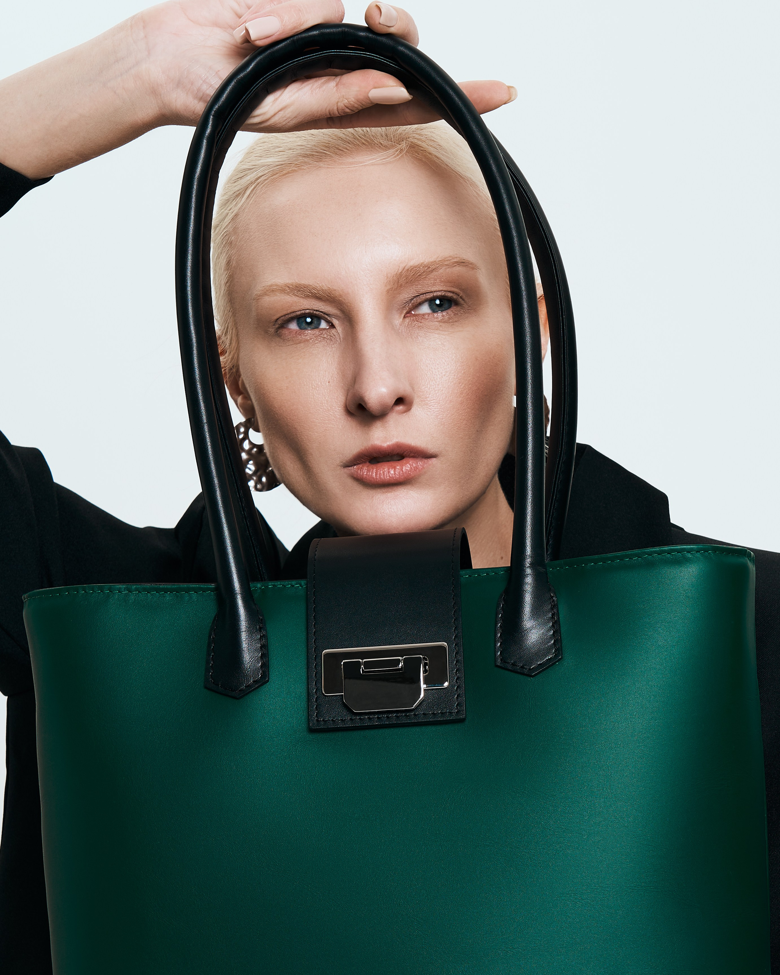 Tarasov bags. Retoucher