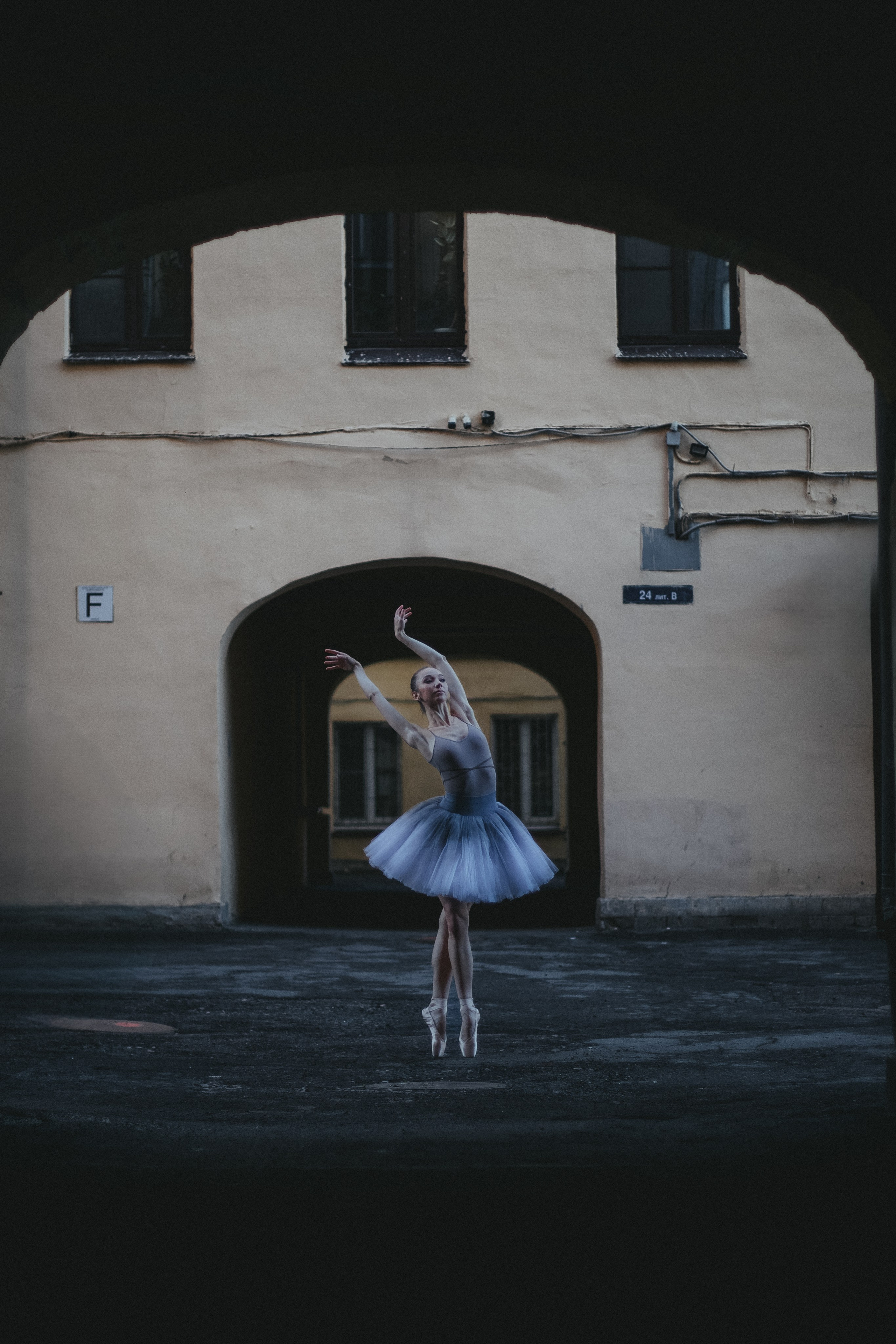 P O L I N A. Портретный и уличный фотограф в Санкт-Петербурге Сергей Кутьин