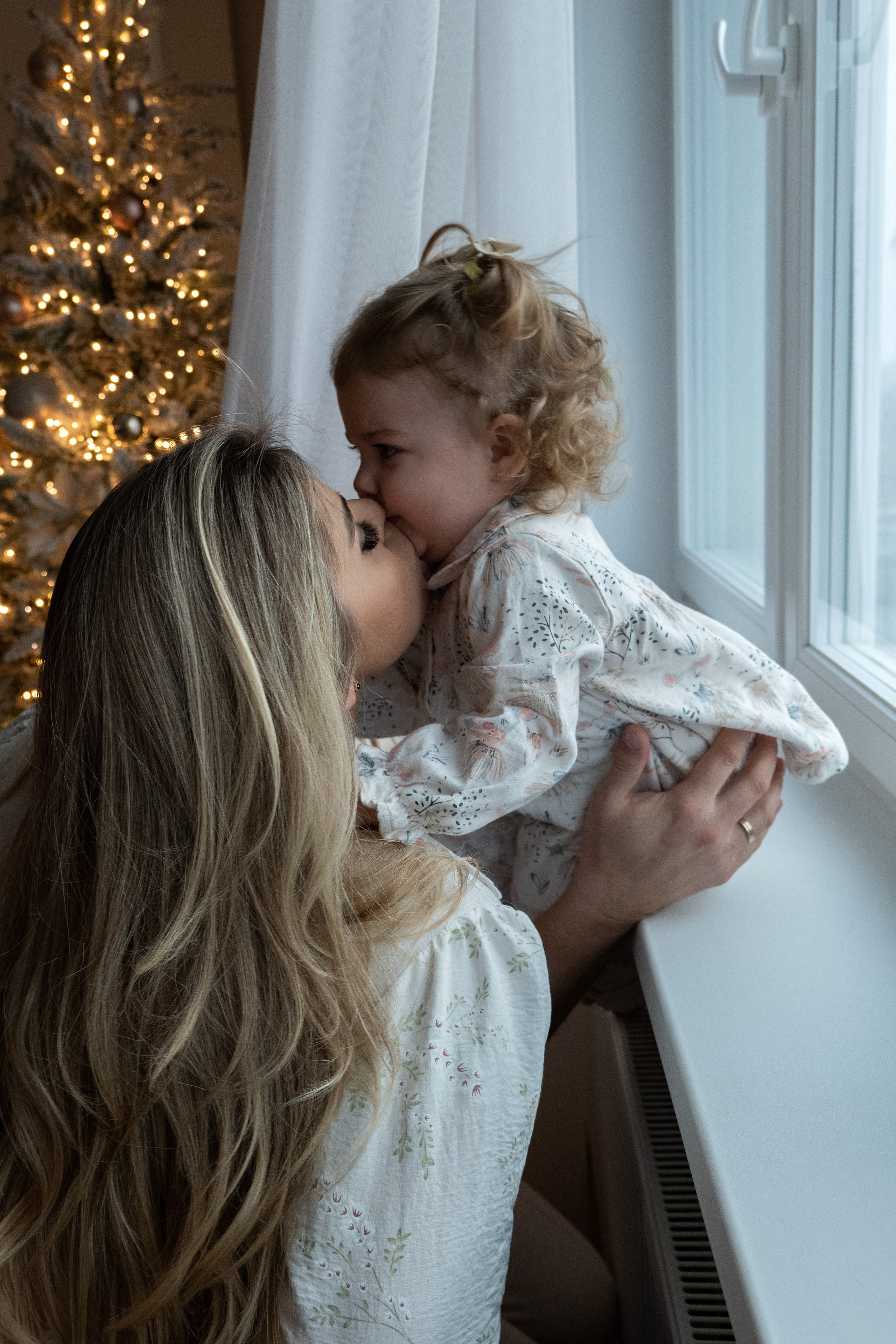 Семейная новогодняя фотосессия дома. Фотограф видеограф Ольга Василевская