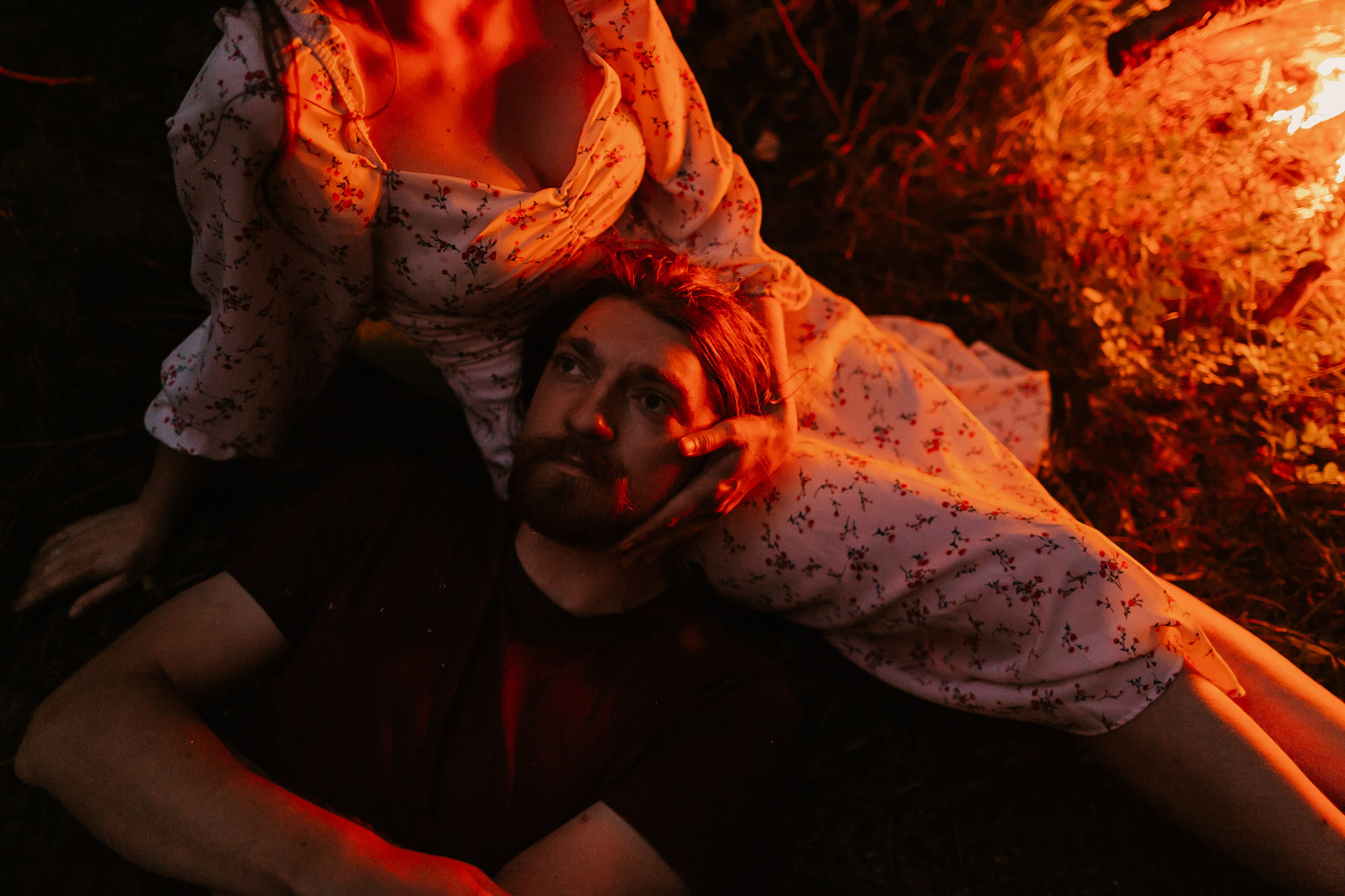 Атмосферная съемка Маши и Лёши в лесу наедине с природой. Свадебный и репортажный фотограф в Ярославле и Санкт-Петербурге Роман Микрюков