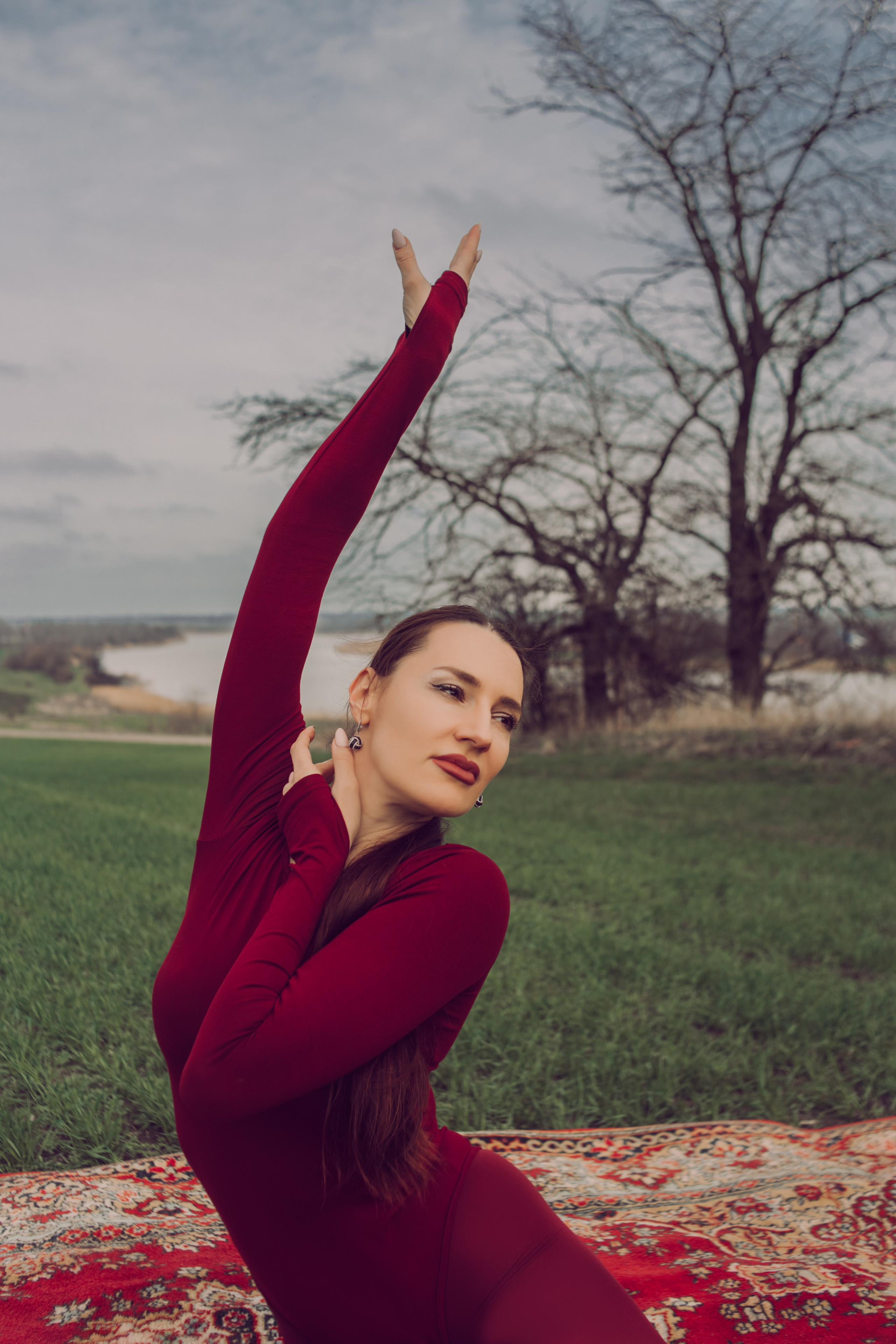 Фотосессия в поле с ковром. Свадебный и семейный фотограф в Краснодарском крае Мария Данилкина