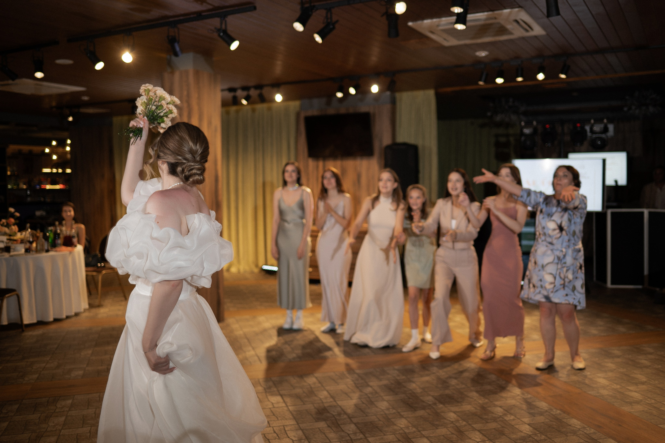 Свадебное торжество в ресторане «За Поводом». Ярослава Ерина — свадебный фотограф в Москве