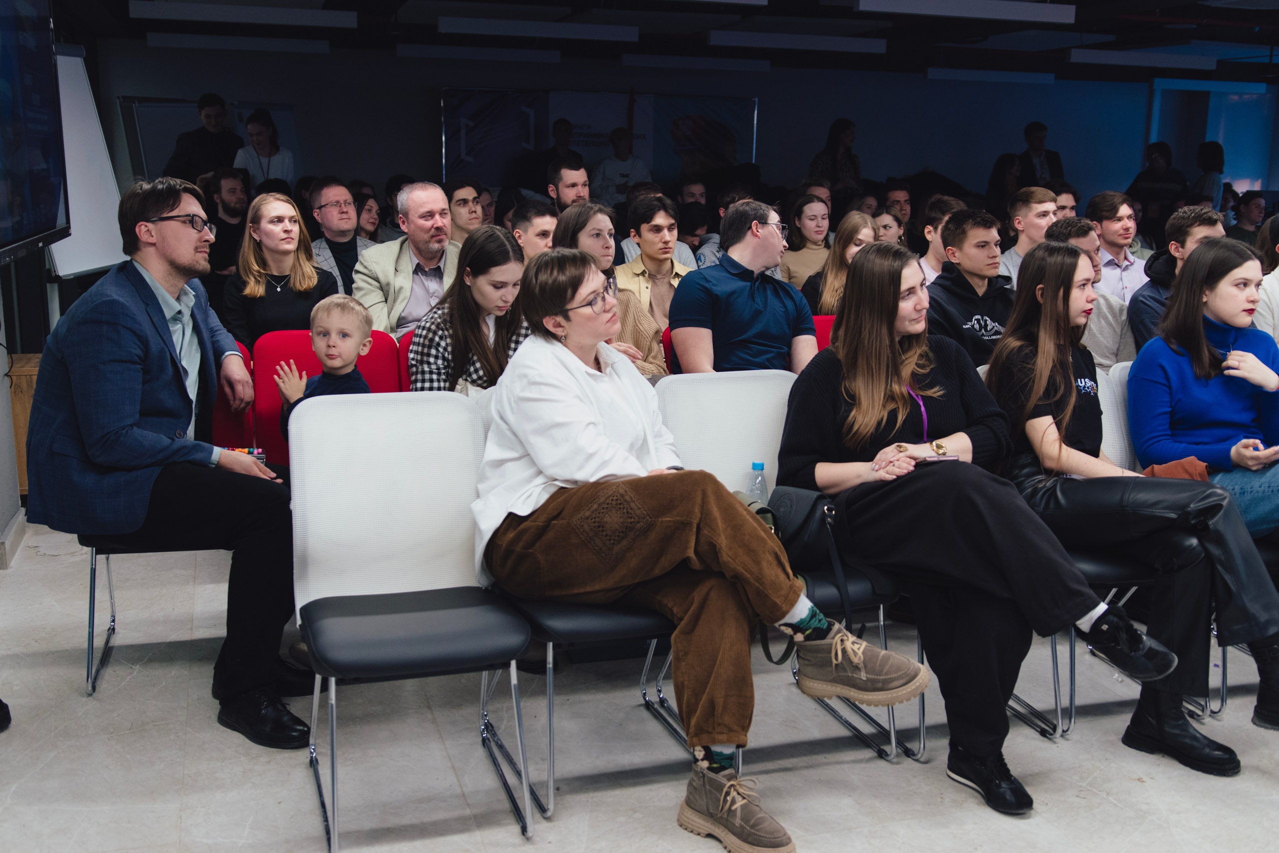 Репортажная съёмка научной битвы молодых ученых — Science Slam. Свадебный и семейный фотограф в Уфе и Башкирии Дмитрий Коломеец