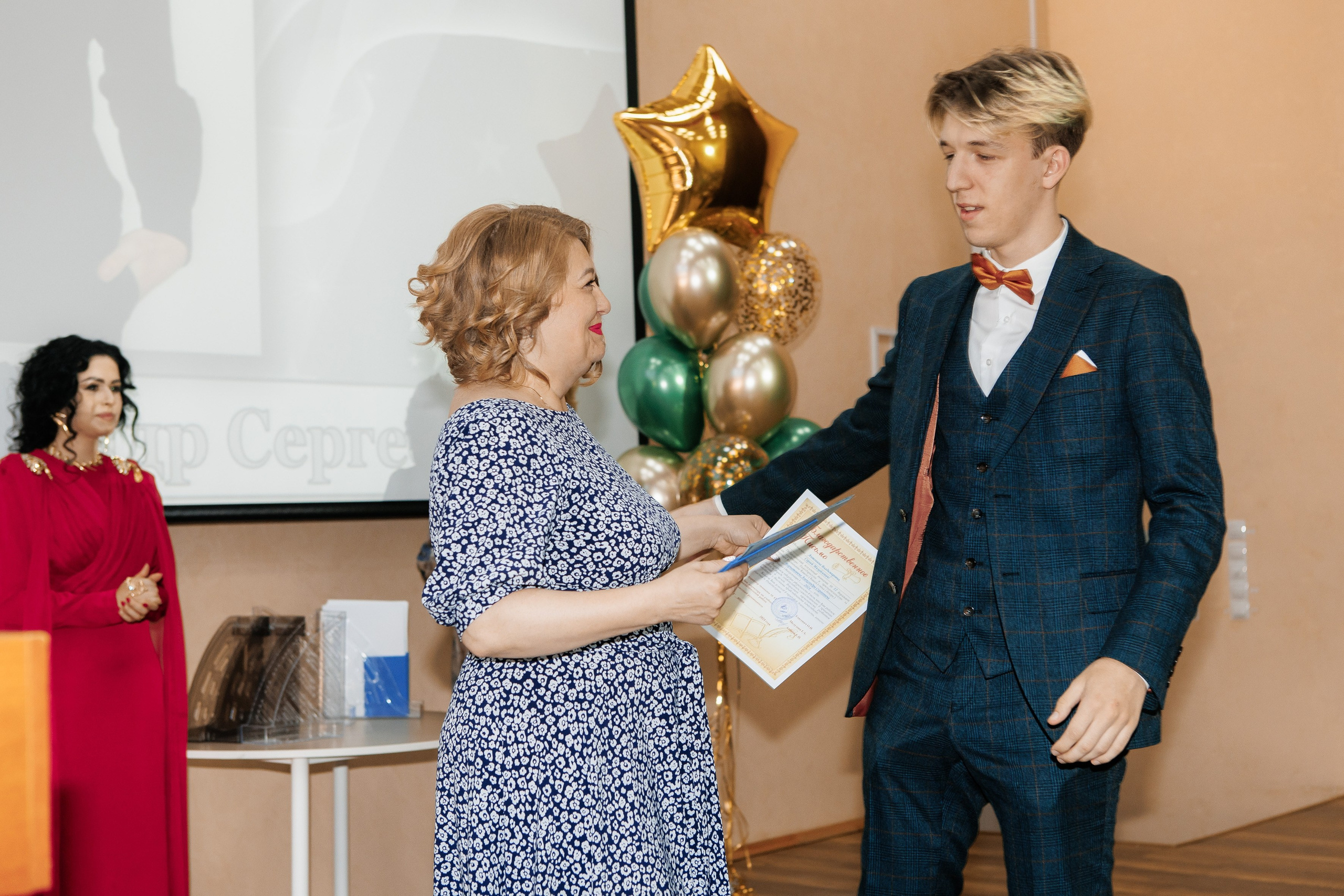 Выпускной Гимназия 12 2024 г. Свадебный и портретный Фотограф в Липецке Дмитрий Котюков