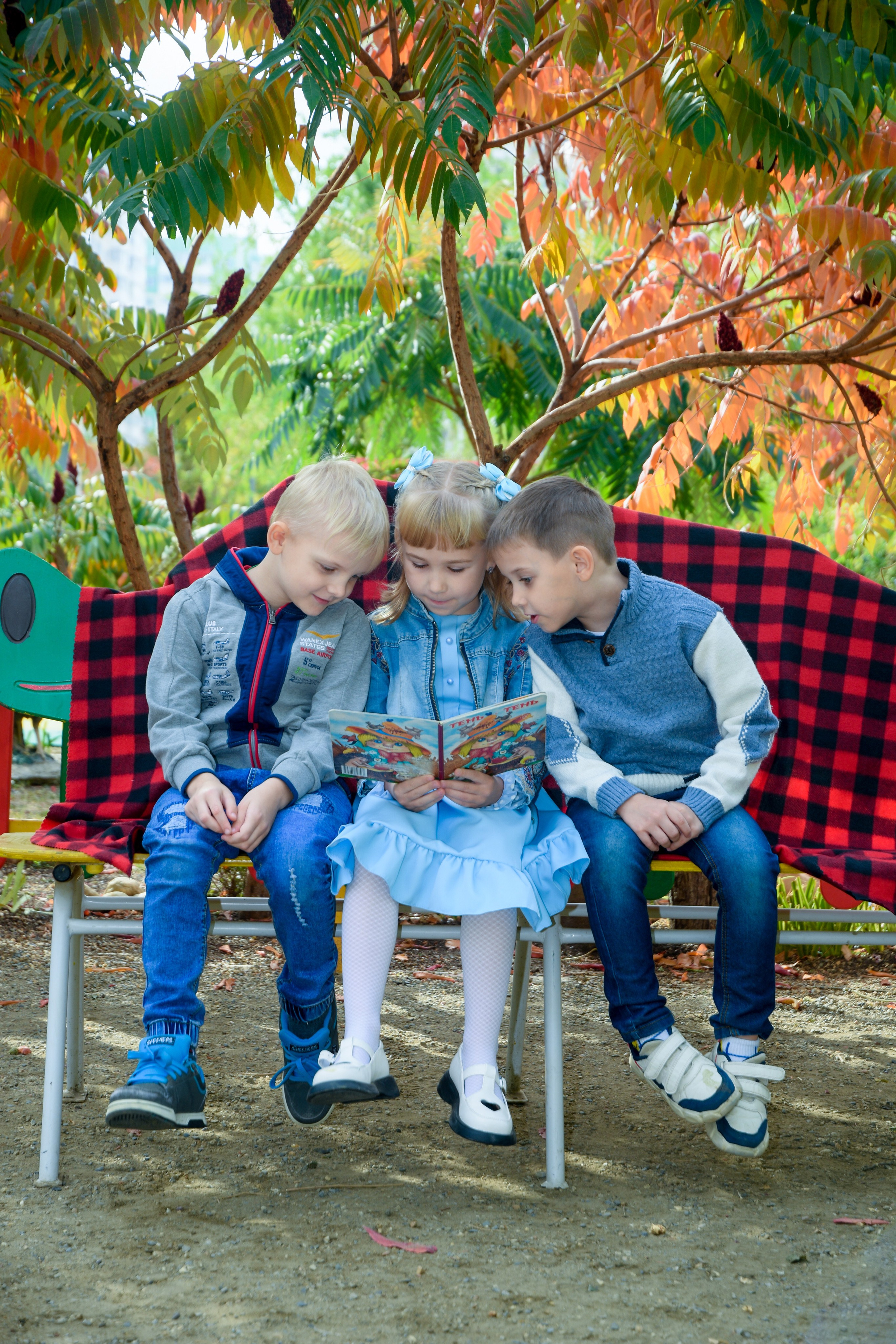 Выпускники на прогулке. Вячеслав Скрипник Фотограф Краснодар
