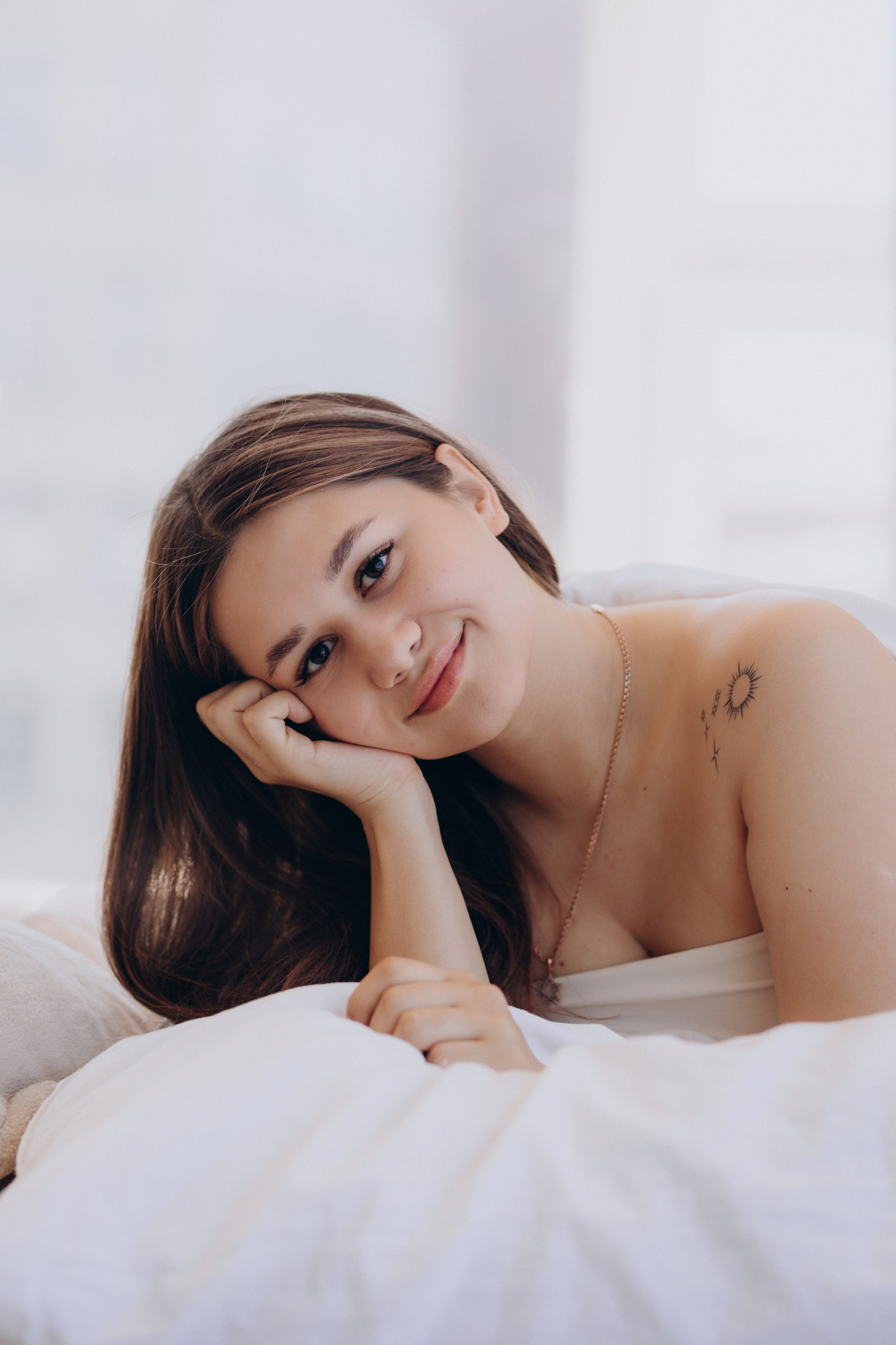 Фотосессия для контента салона красоты Бровико. Фотограф в Санкт-Петербурге Разиля Идиятуллина