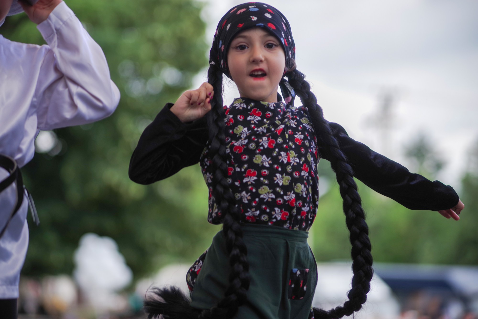 Грузинский танец. Портретный фотограф Денис Милютин