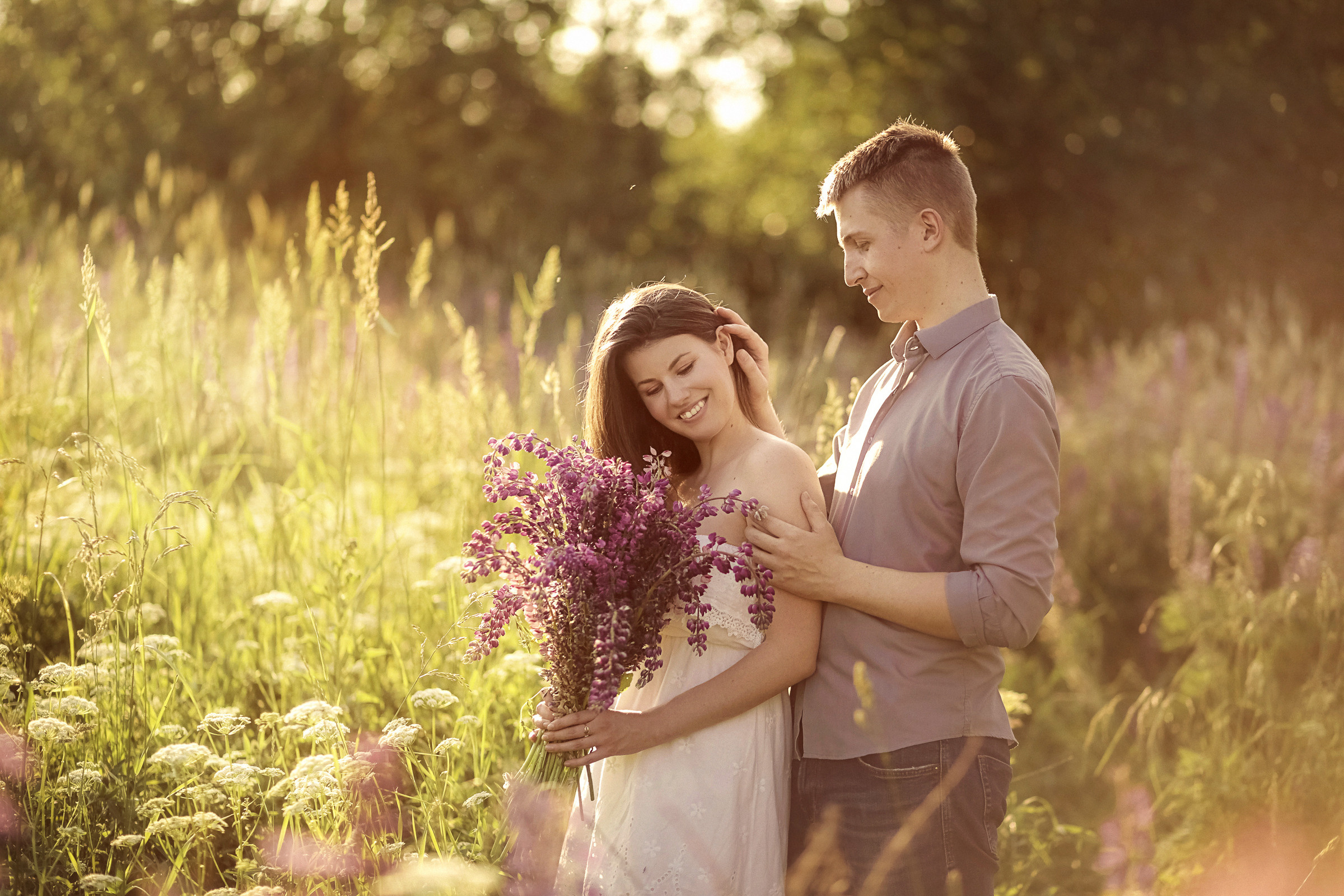 Фотосессия с люпинами. Фотограф женский и мужской портрет Санкт-Петербург