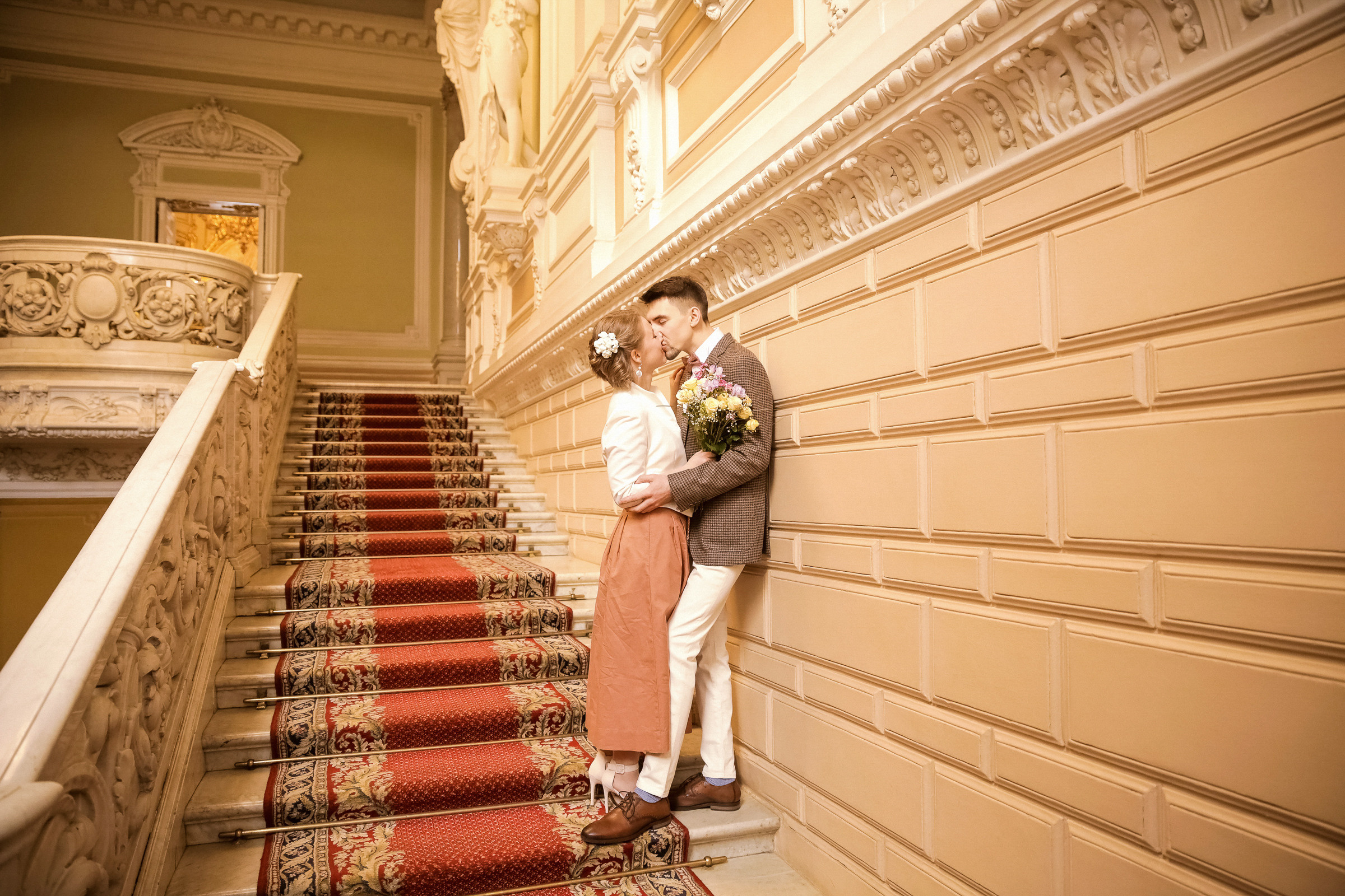 Свадьба с прогулкой по набережной. Фотограф женский и мужской портрет Санкт-Петербург