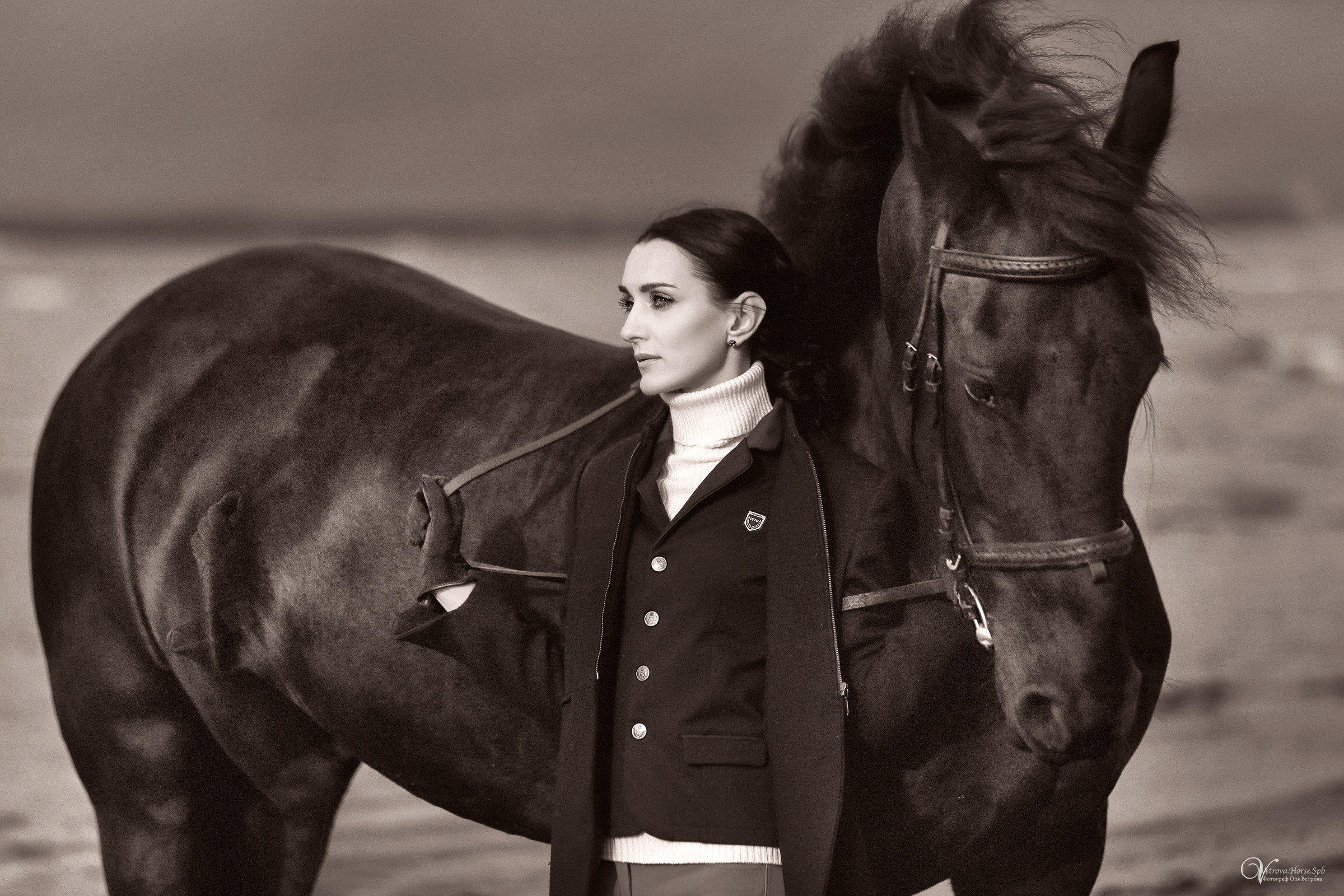 Фотосессия на заливе в двумя лошадьми СПб. Фотограф женский и мужской портрет Санкт-Петербург
