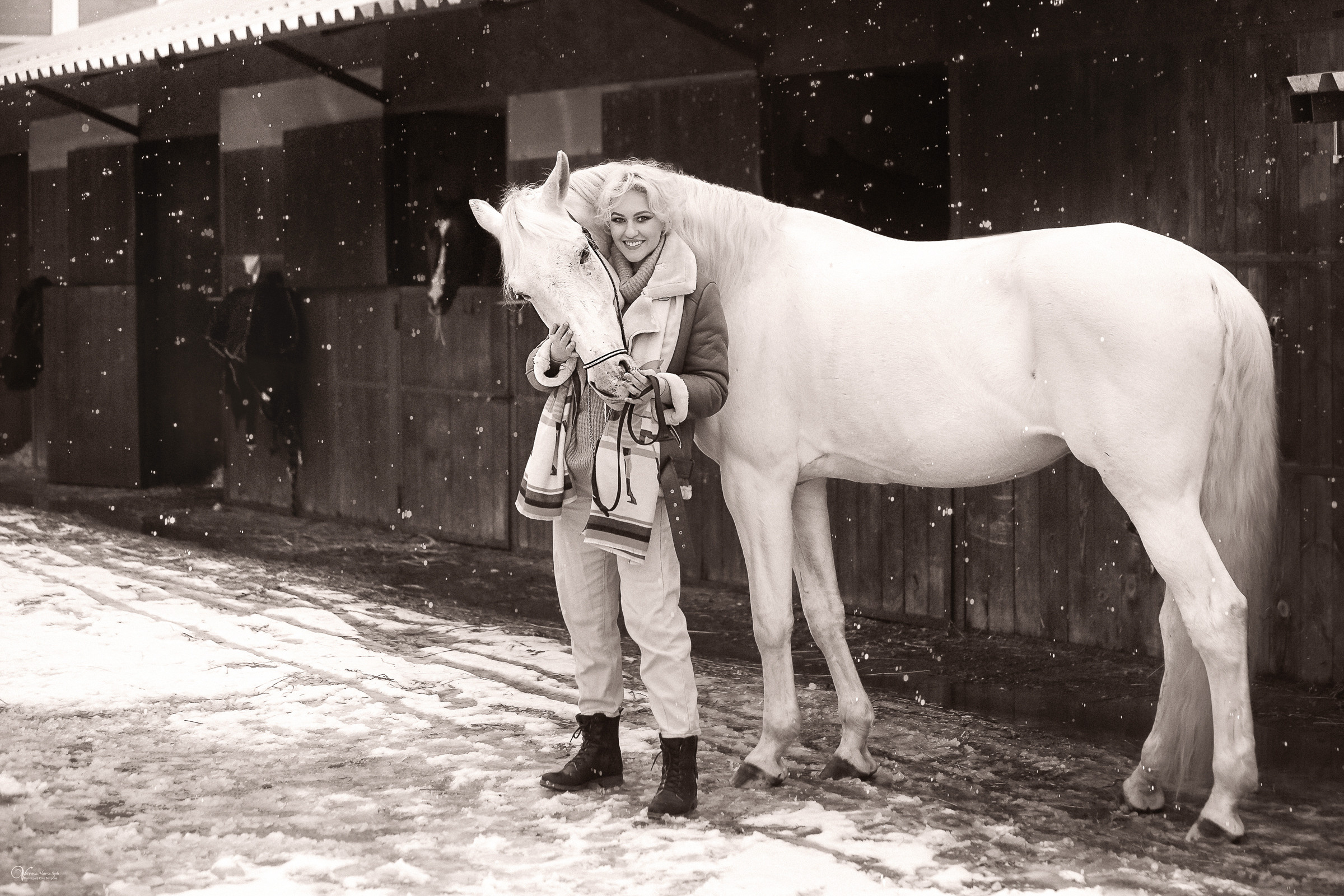 Съемка у конюшни. Фотограф женский и мужской портрет Санкт-Петербург