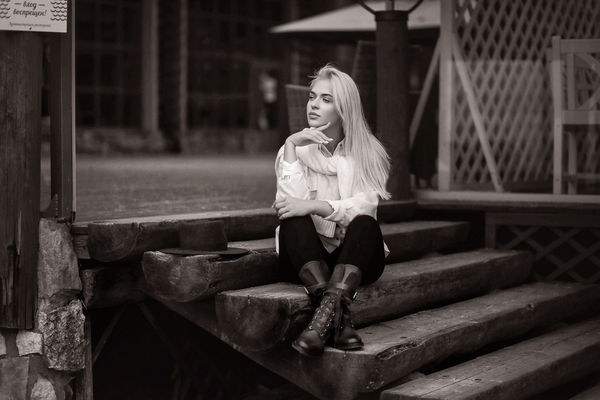 Фотосессия с белой лошадью. Фотограф женский и мужской портрет Санкт-Петербург