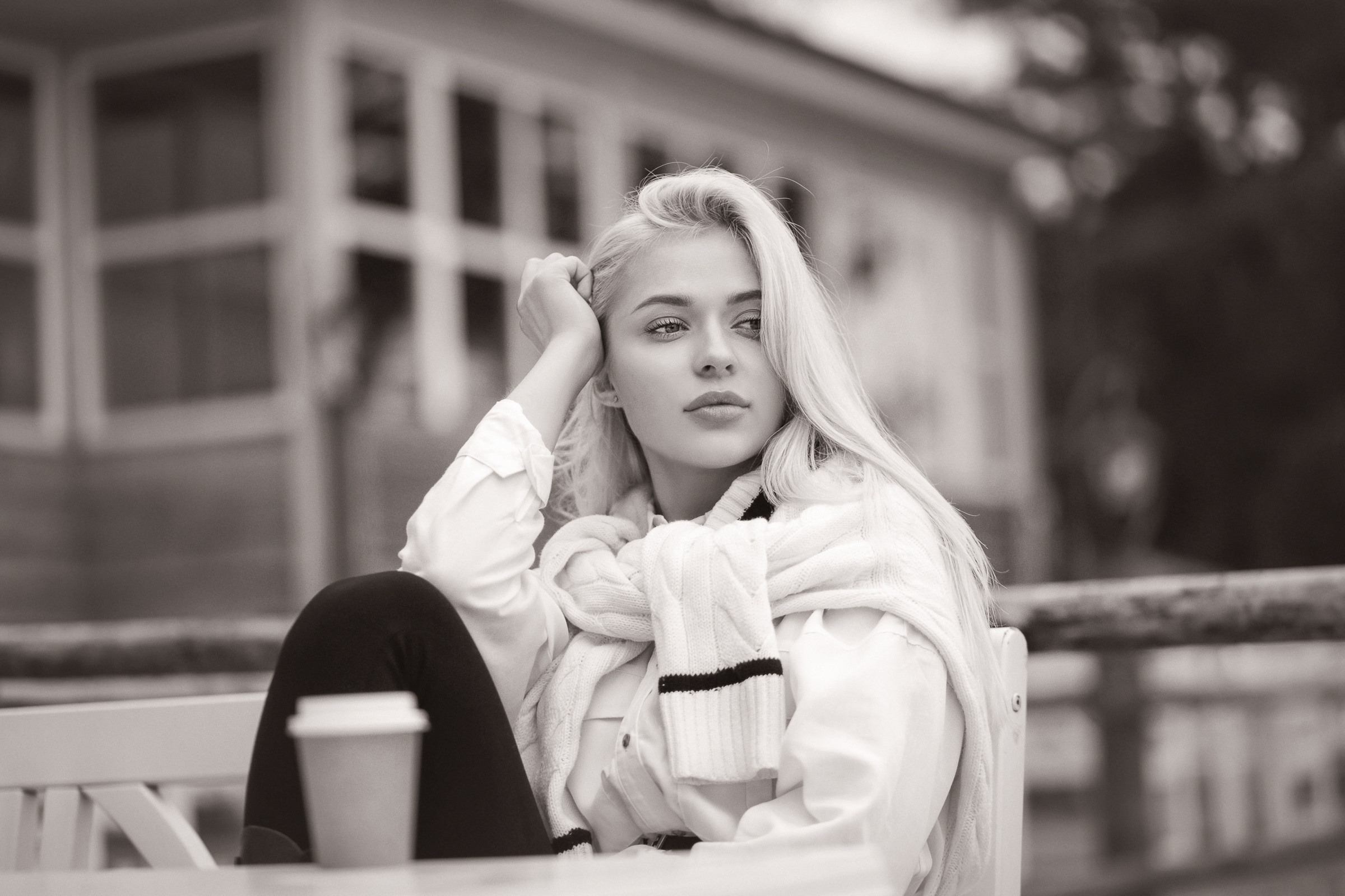 Фотосессия с белой лошадью. Фотограф женский и мужской портрет Санкт-Петербург