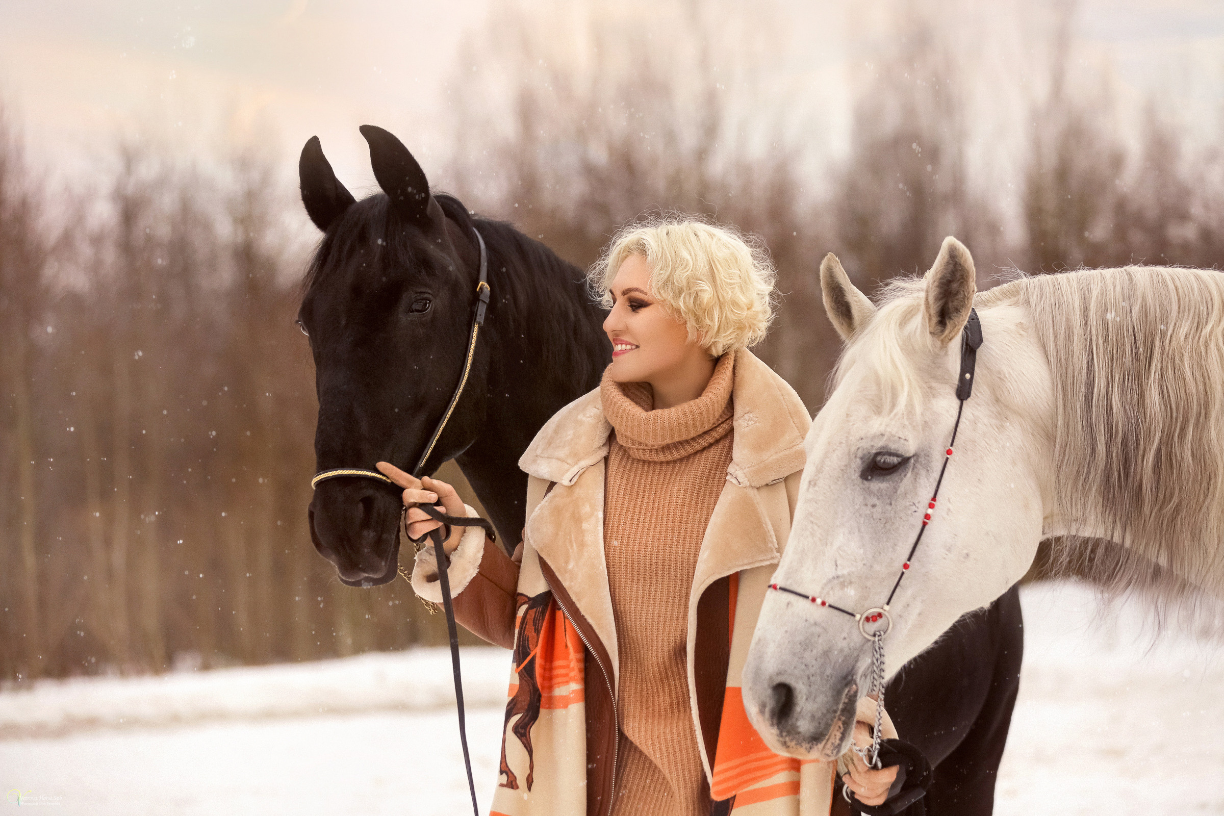 Съемка девушки и два коня. Фотограф женский и мужской портрет Санкт-Петербург