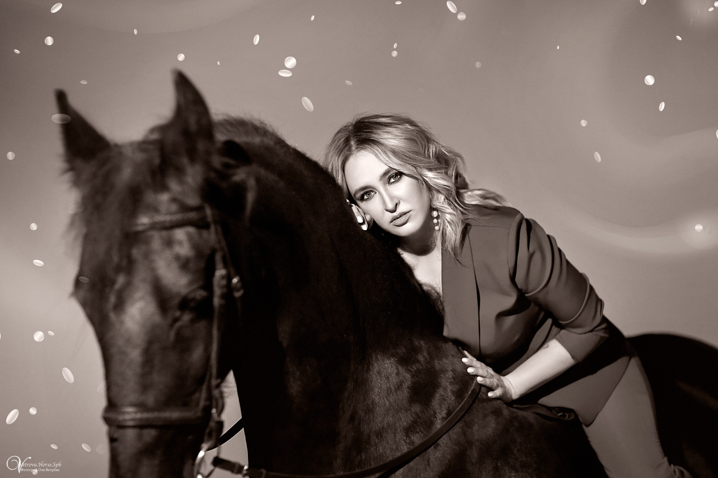 Фотосессия в студии с лошадью в СПб. Фотограф женский и мужской портрет Санкт-Петербург