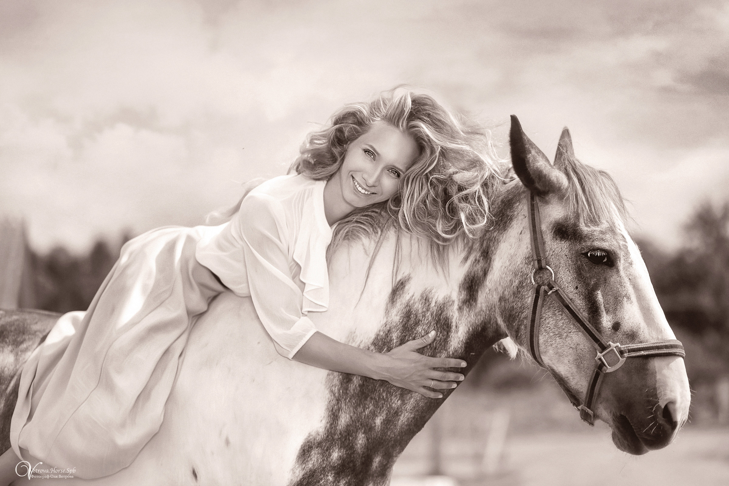 Фотосессия с пегим конем. Фотограф женский и мужской портрет Санкт-Петербург