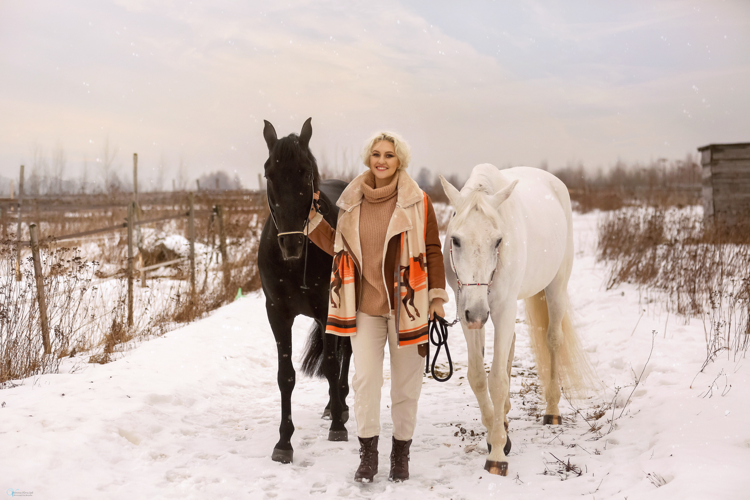 Съемка девушки и два коня. Фотограф женский и мужской портрет Санкт-Петербург